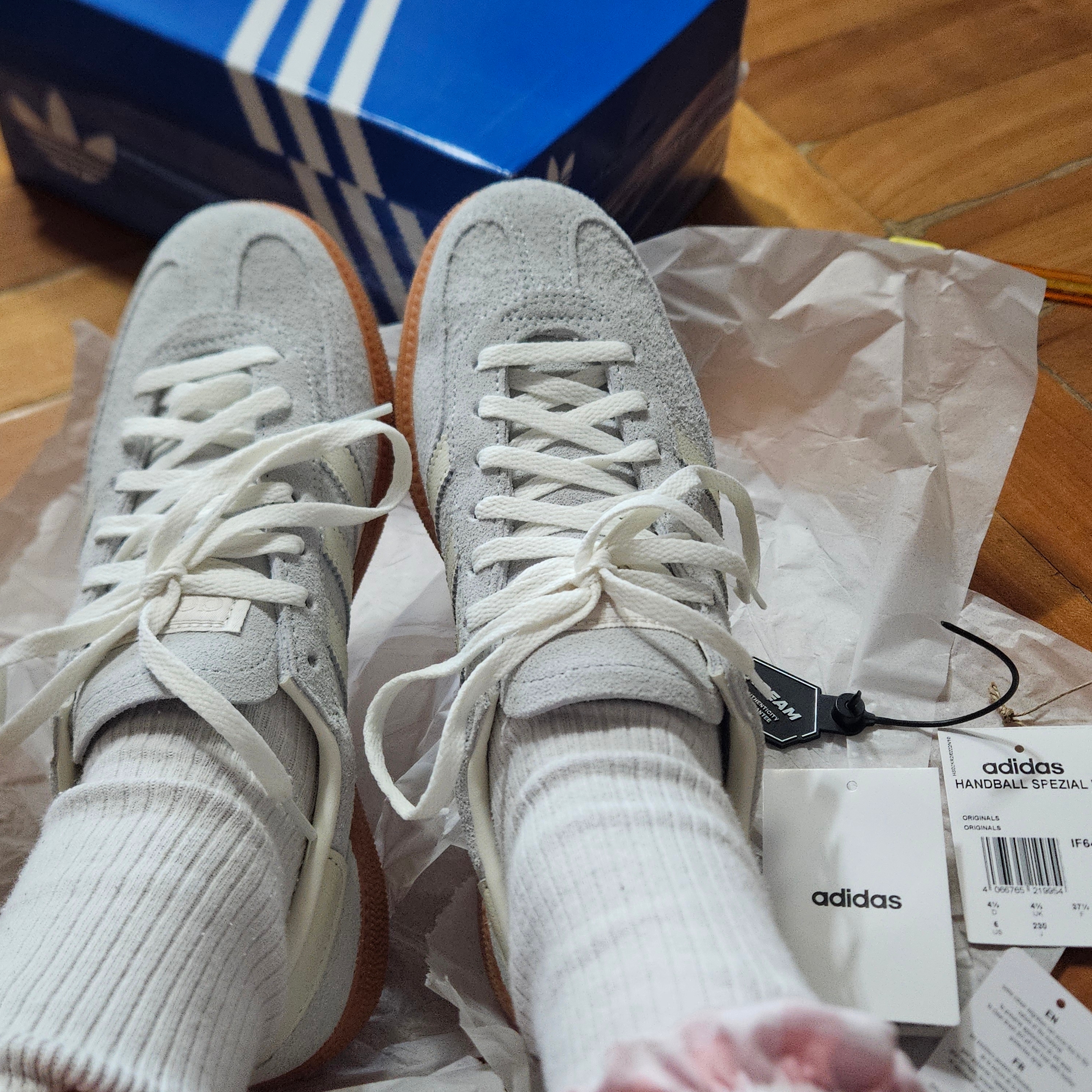 (W) Adidas Spezial Handball Wonder Silver Off White 착용 스타일 - 2