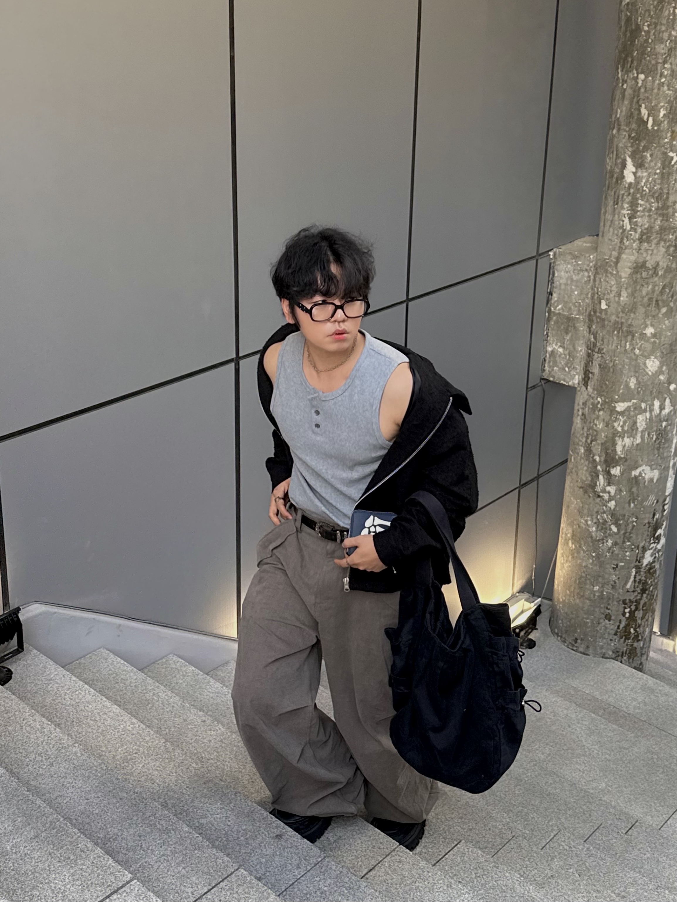 Gentle Monster x Maison Margiela MM114 Black Clear, Balenciaga Tractor Loafers Black 착용 스타일 - 7