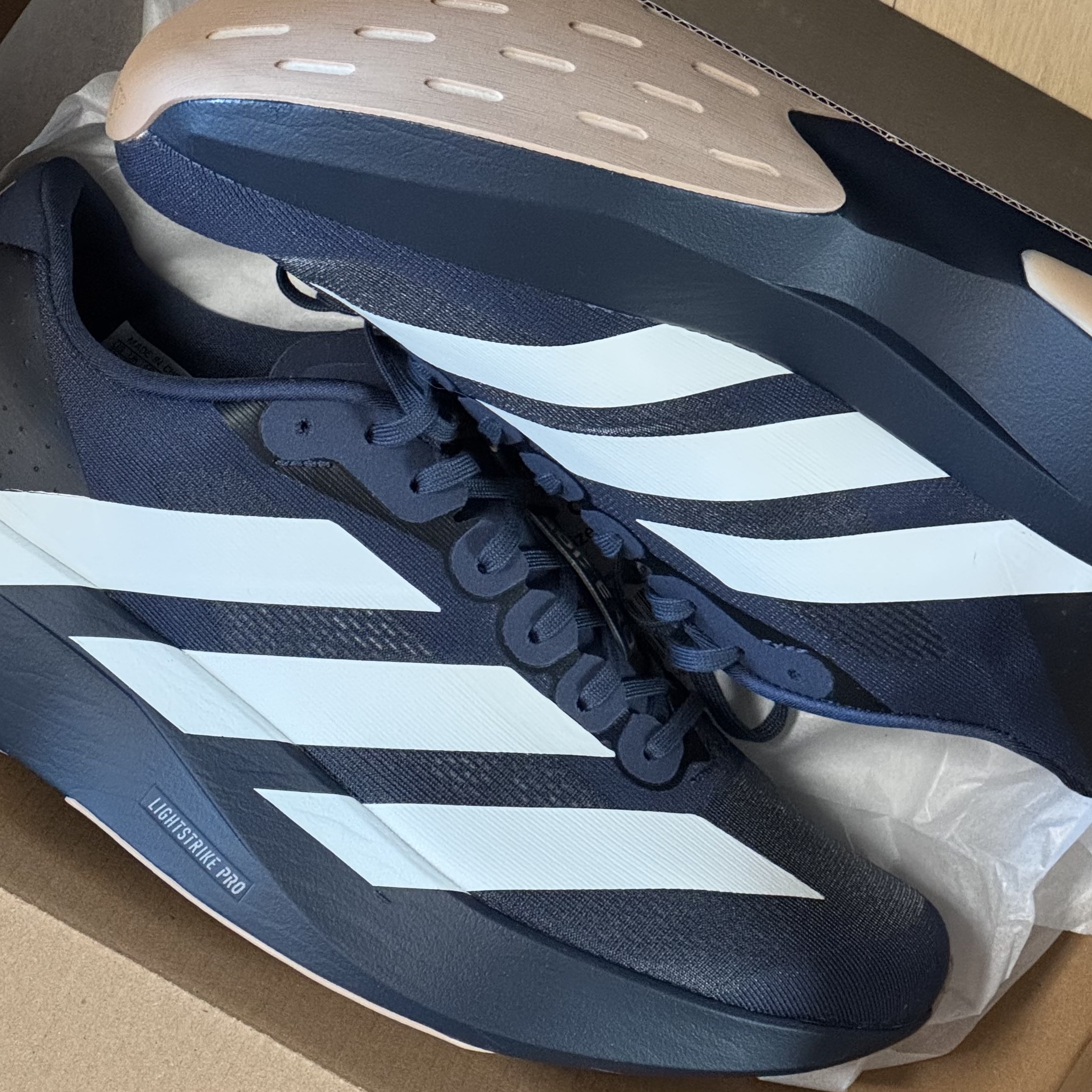 Adidas Adizero EVO SL Navy 착용 스타일 - 2