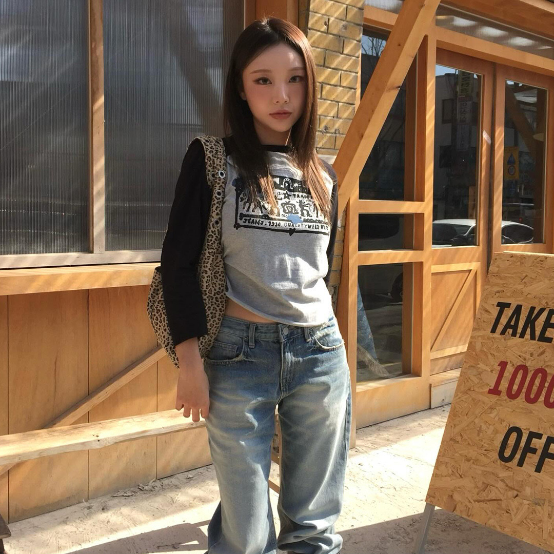 [KREAM 단독] Thevinylhouse Cowboy Pictogram Raglan LS Tee Black 착용 스타일