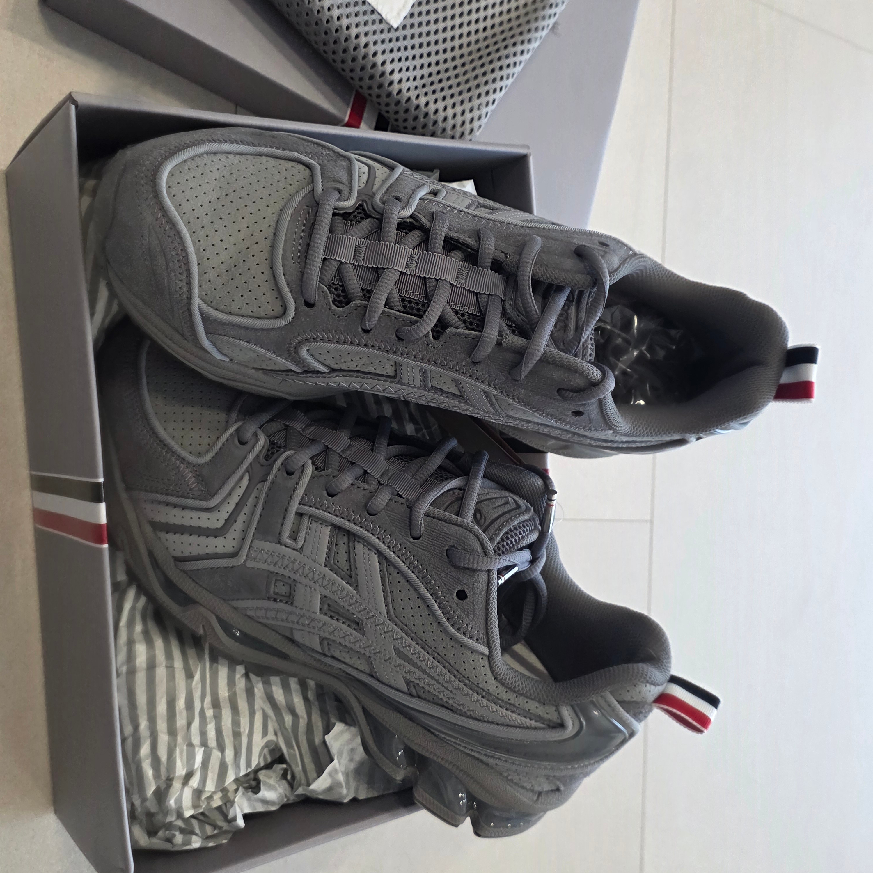 Asics x Thom Browne Gel-Kayano 14 Grey 착용 스타일
