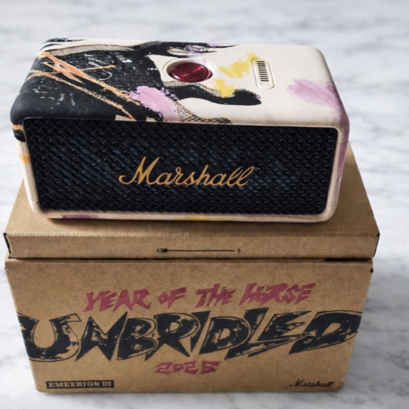 Marshall Emberton III Speaker Year of the Horse Unbridled Edition (Korean Ver.) 착용 스타일