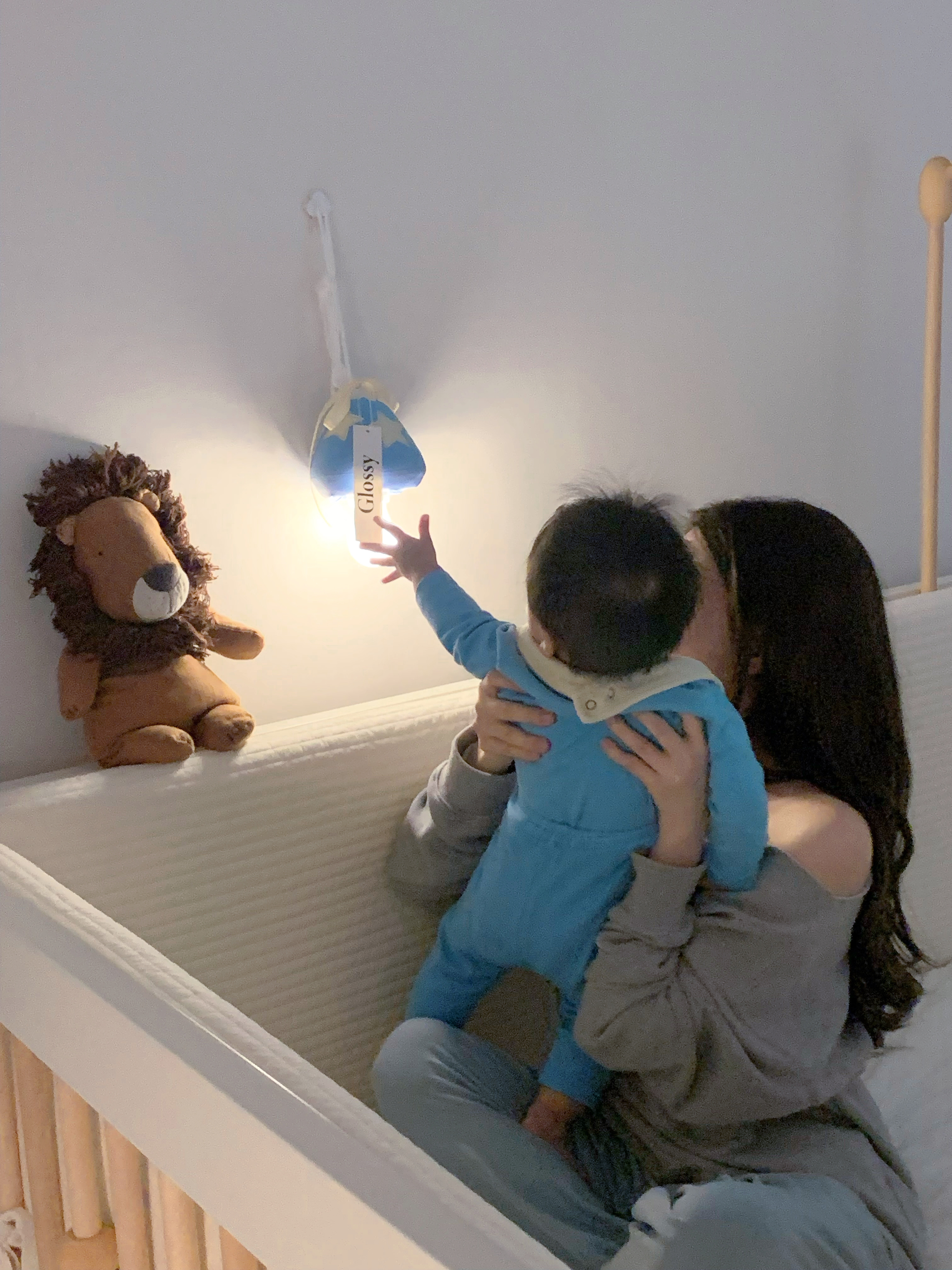 [KREAM 단독] Glossy Candy Star Mushroom Lamp Blue 착용 스타일 - 4