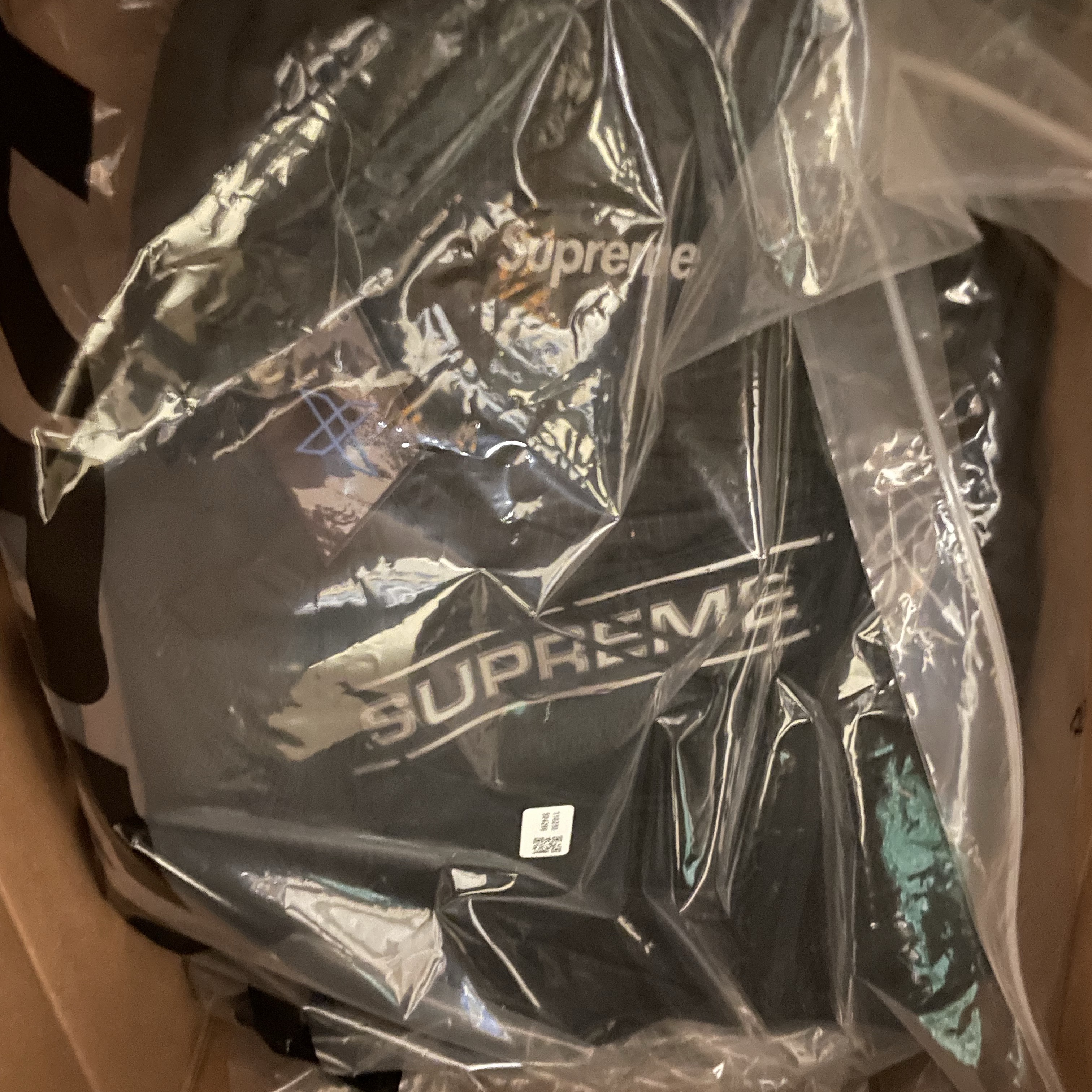 Supreme Backpack Black - 23FW 착용 스타일