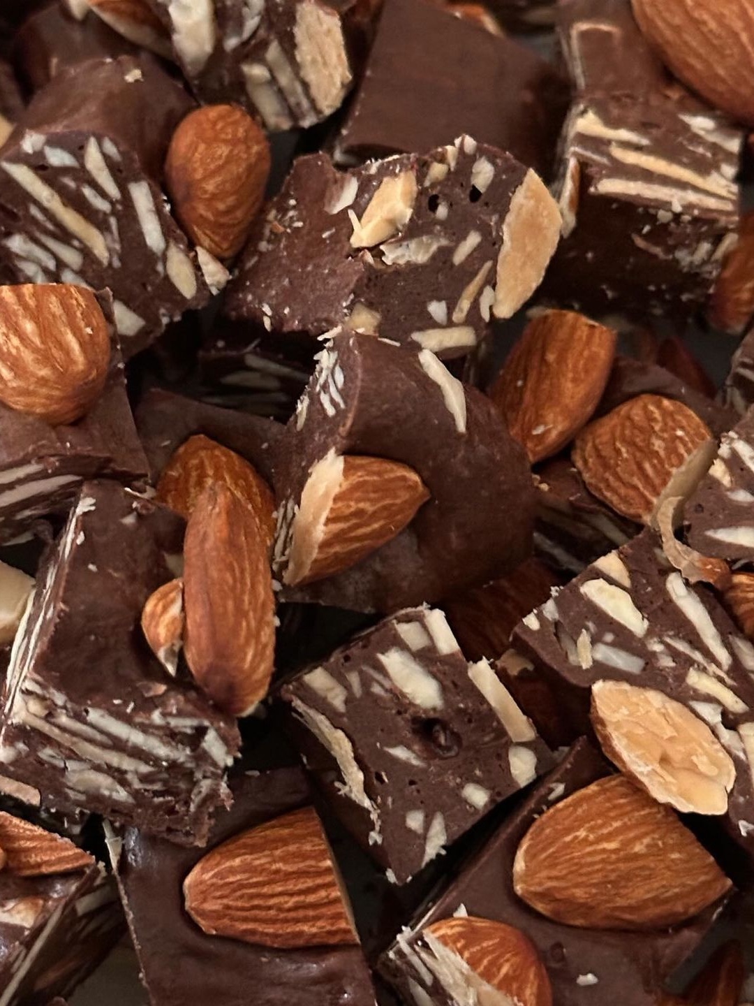 [KREAM 단독] DORÉ DORÉ Daisy Chocolate Marshmallow Cookie Set 착용 스타일 - 3