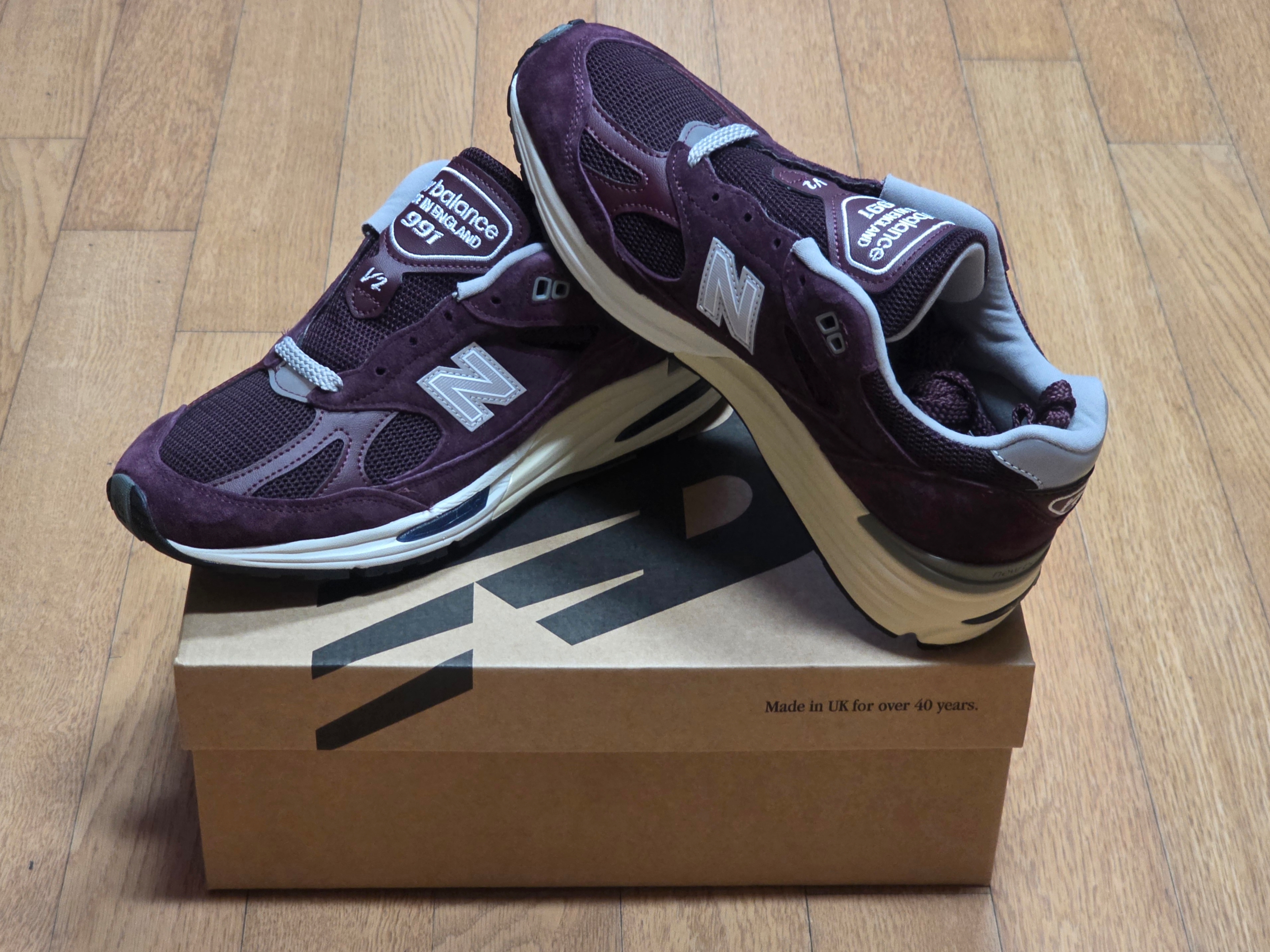 New Balance 991v2 Made in UK Catawba Grape 착용 스타일 - 1