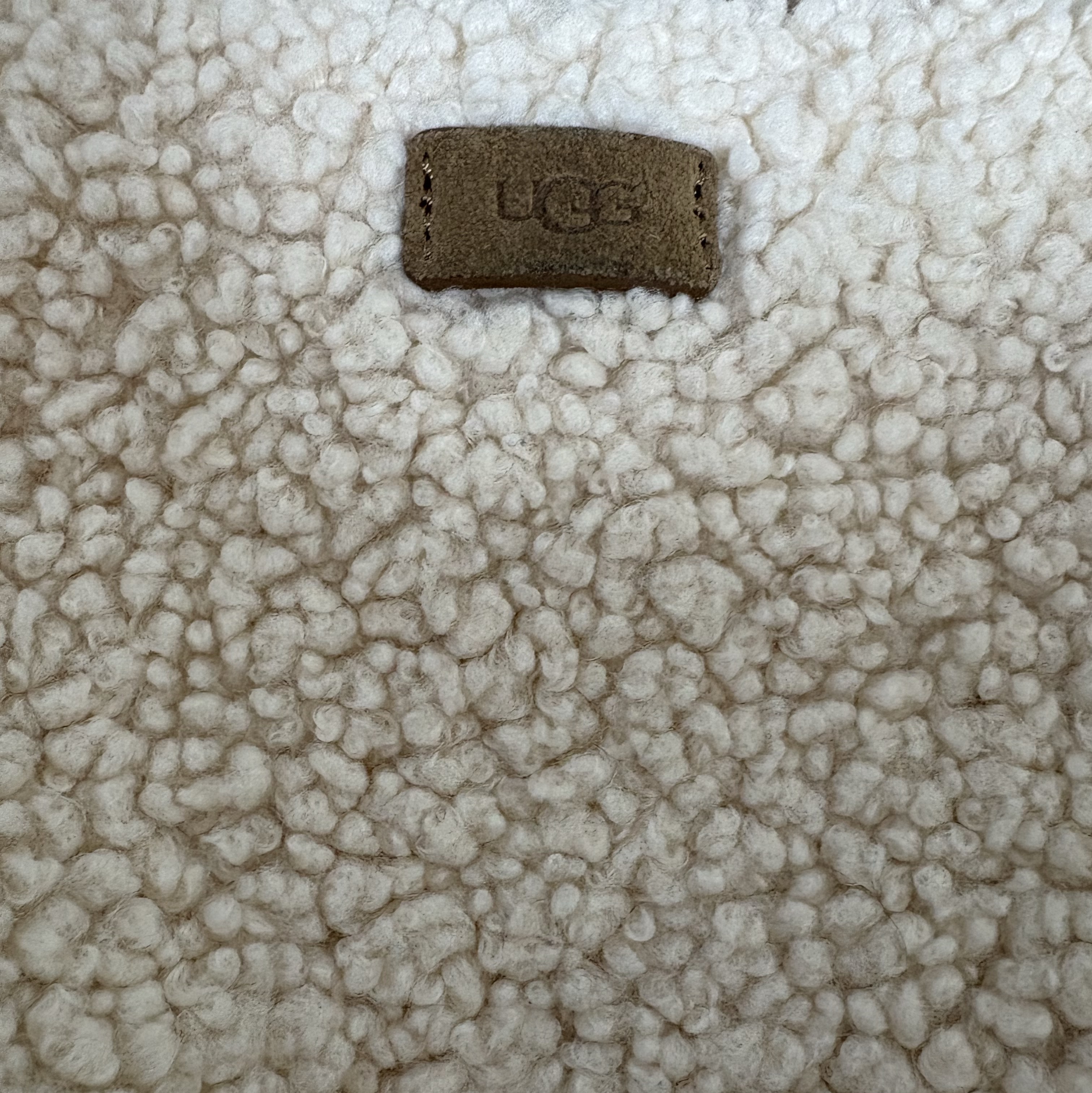 (W) UGG Edalene Hobo Sherpa Bag Natural 착용 스타일