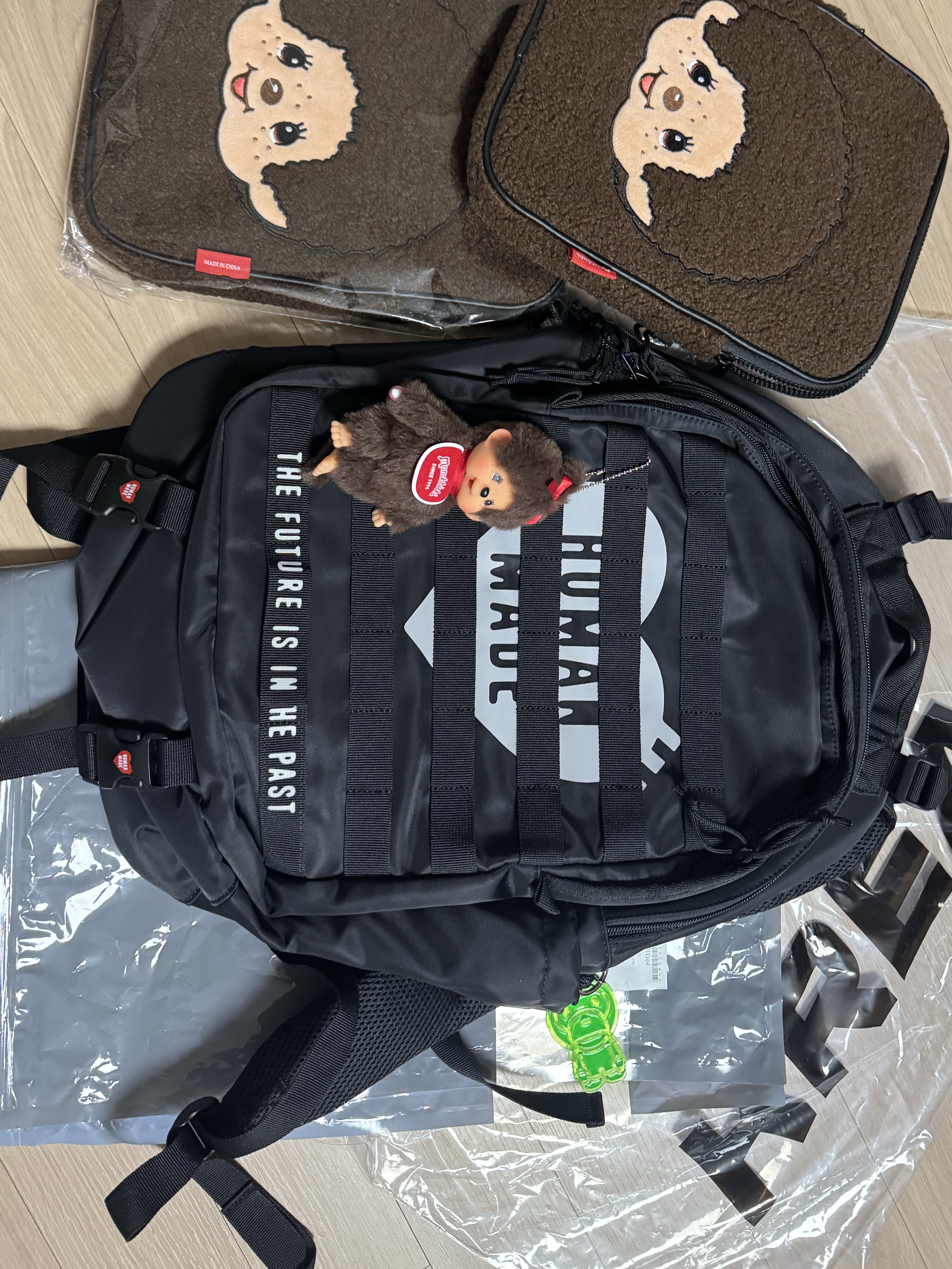 Human Made Military Backpack Black, Monchhichi SS Girl Key Chain Brown 착용 스타일 - 3