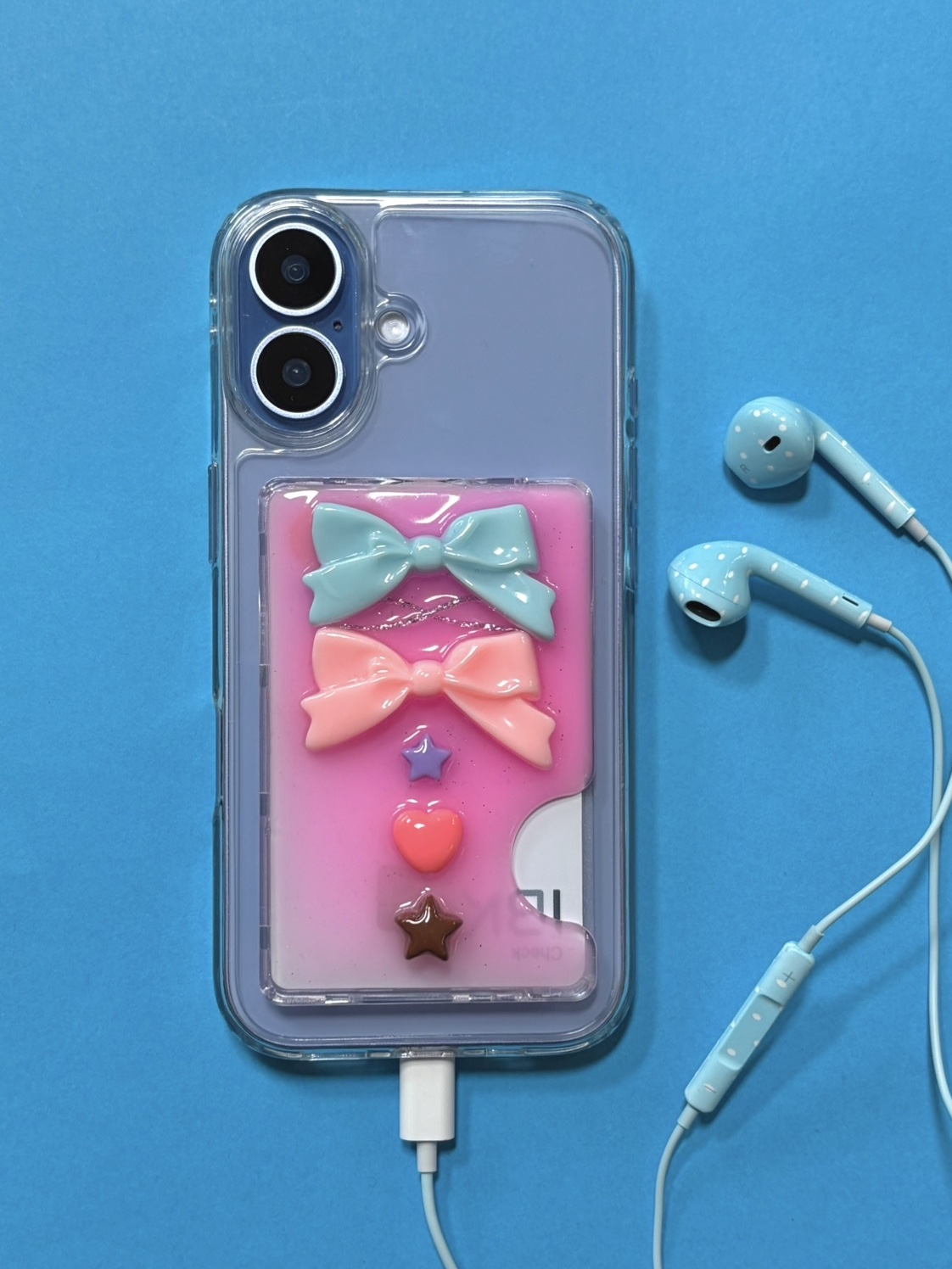 [KREAM 단독] AEAE AE Custom Earphones (USB-C), [KREAM 단독] AEAE AE Custom Earphones (Lightning Connector) 착용 스타일