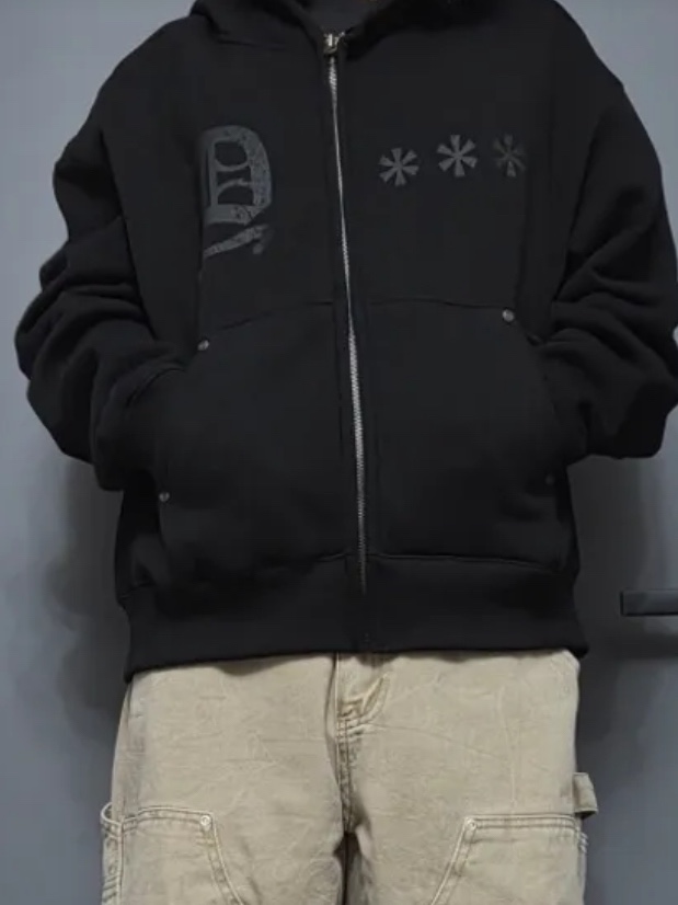 AMOU Fur Hoodie Zip Up Black 착용 스타일