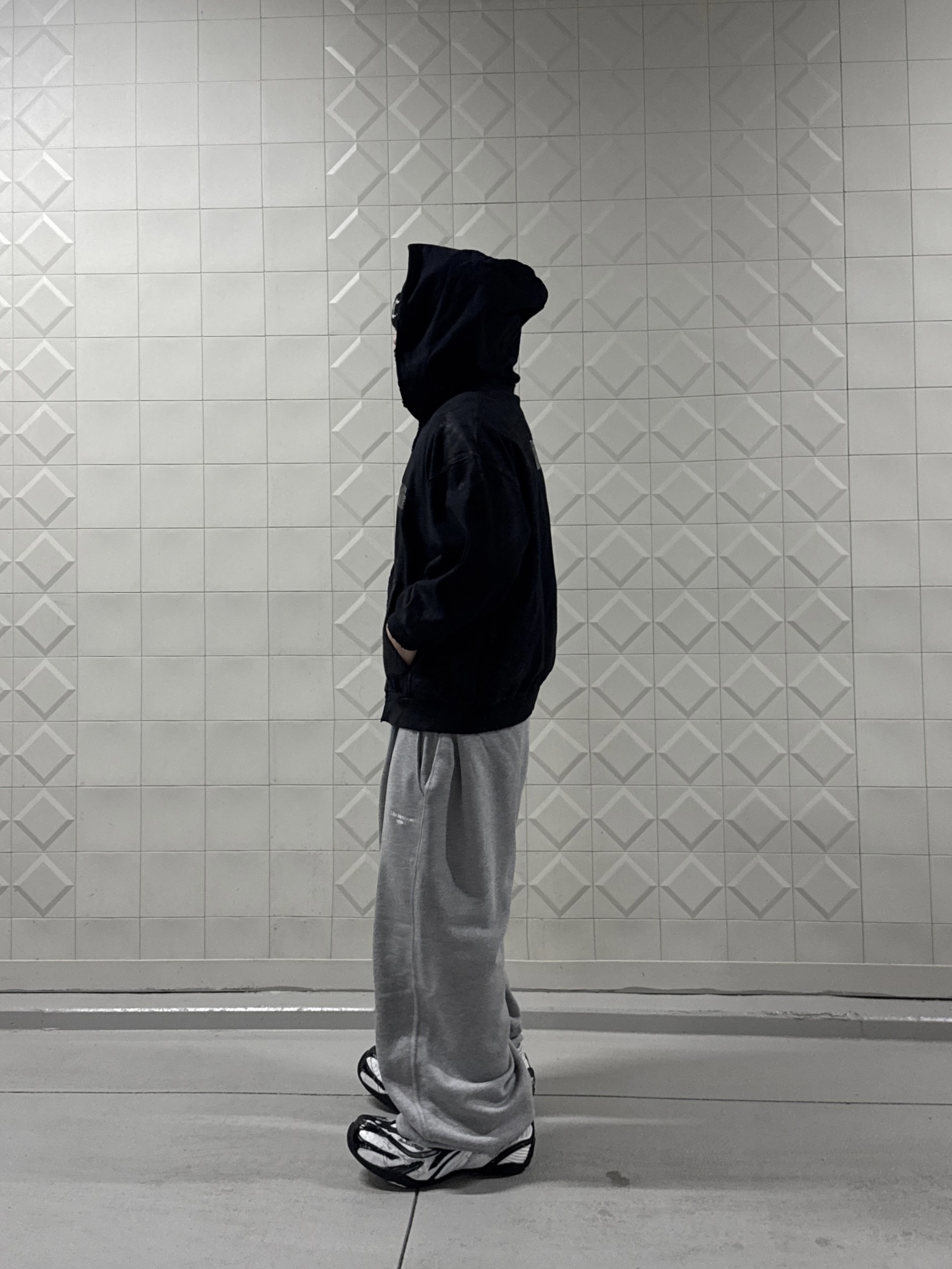 Undermycar Mu.161 Classic Logo Regular Fit Sweatpants Melange Gray 착용 스타일 - 3