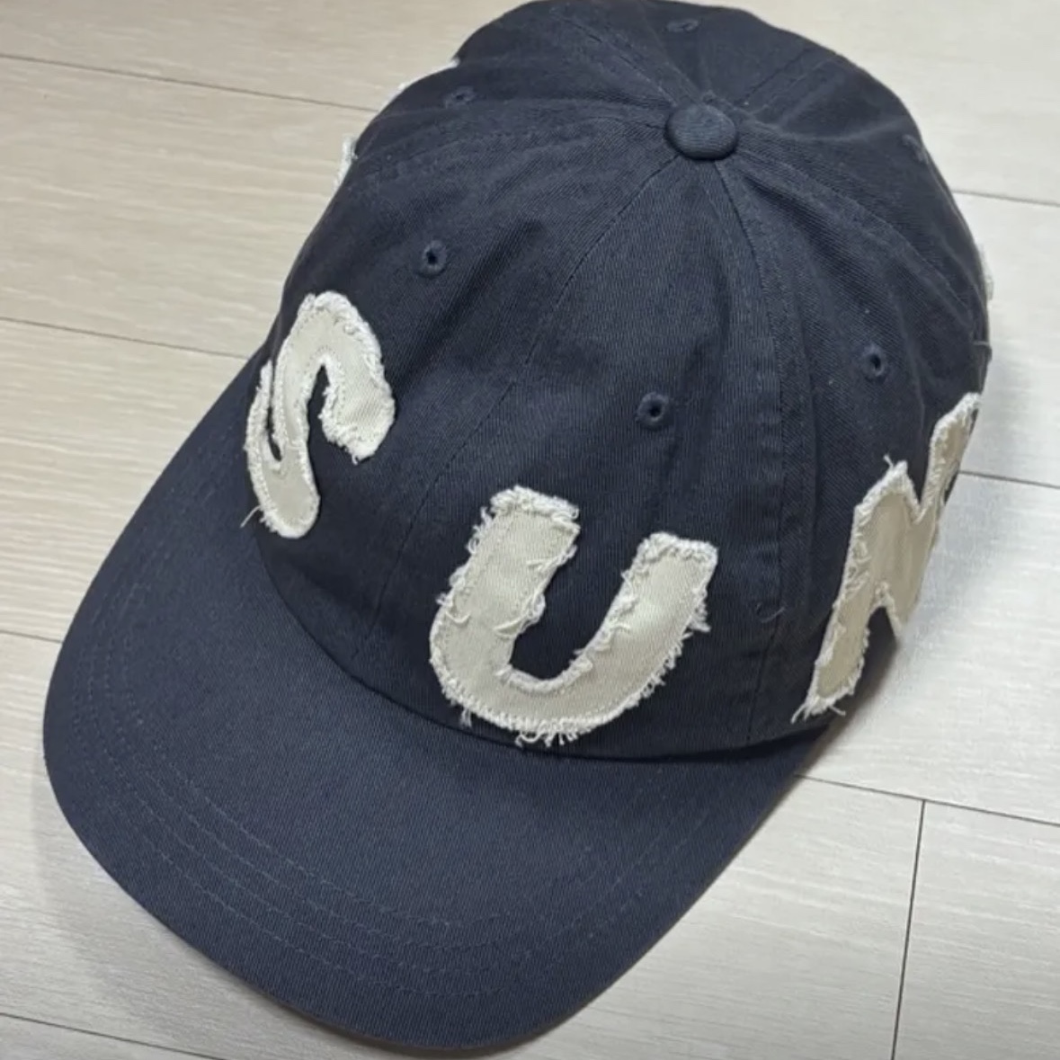 [트리플적립]SUNLOVE Cut Off Capital Cap Charcoal 착용 스타일