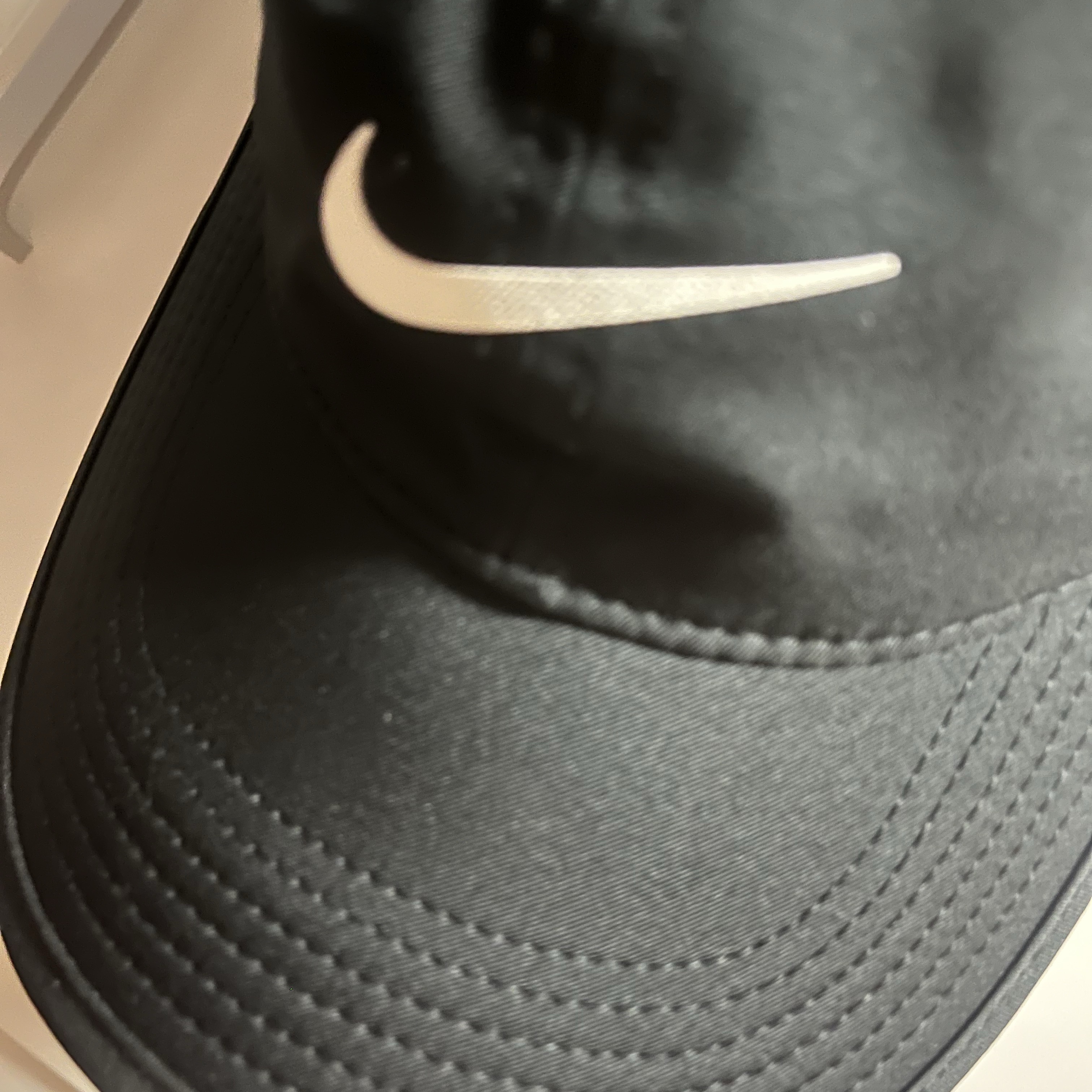 Nike Dri-Fit Club Structured Swoosh Cap Black 착용 스타일