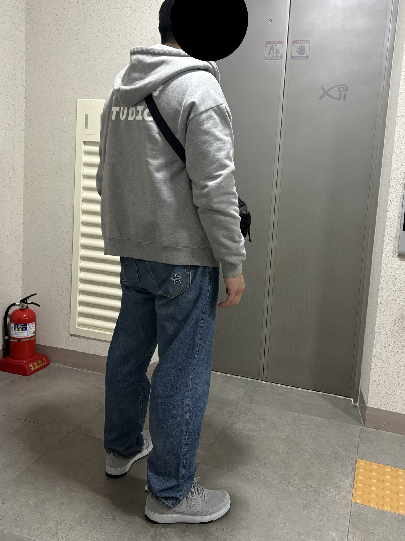 IAB Studio Zip-Up Hoodie Gray - 22FW 착용 스타일