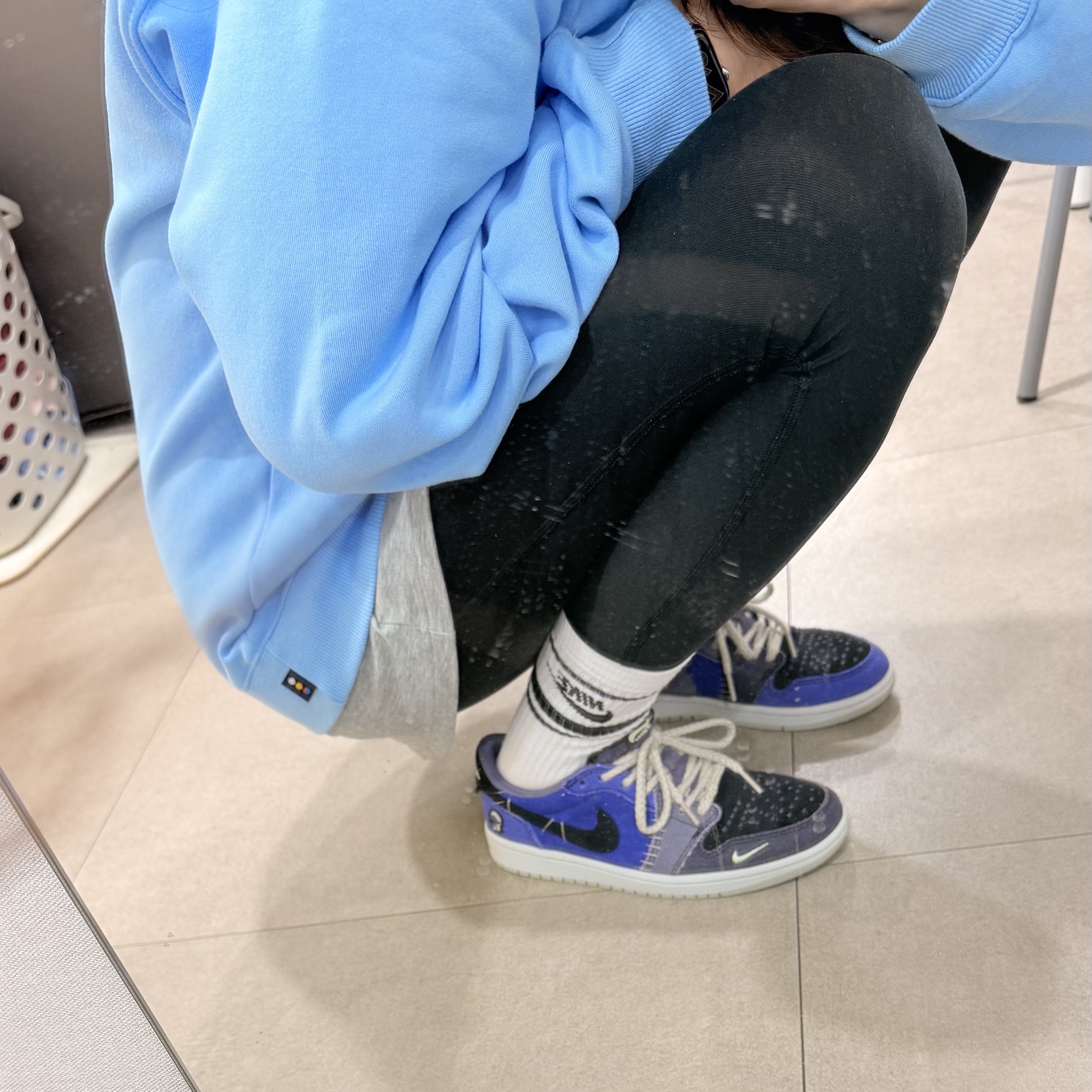 Jordan 1 x Zion Williamson Retro Low OG Regency Purple and Dark Raisin 착용 스타일 - 2