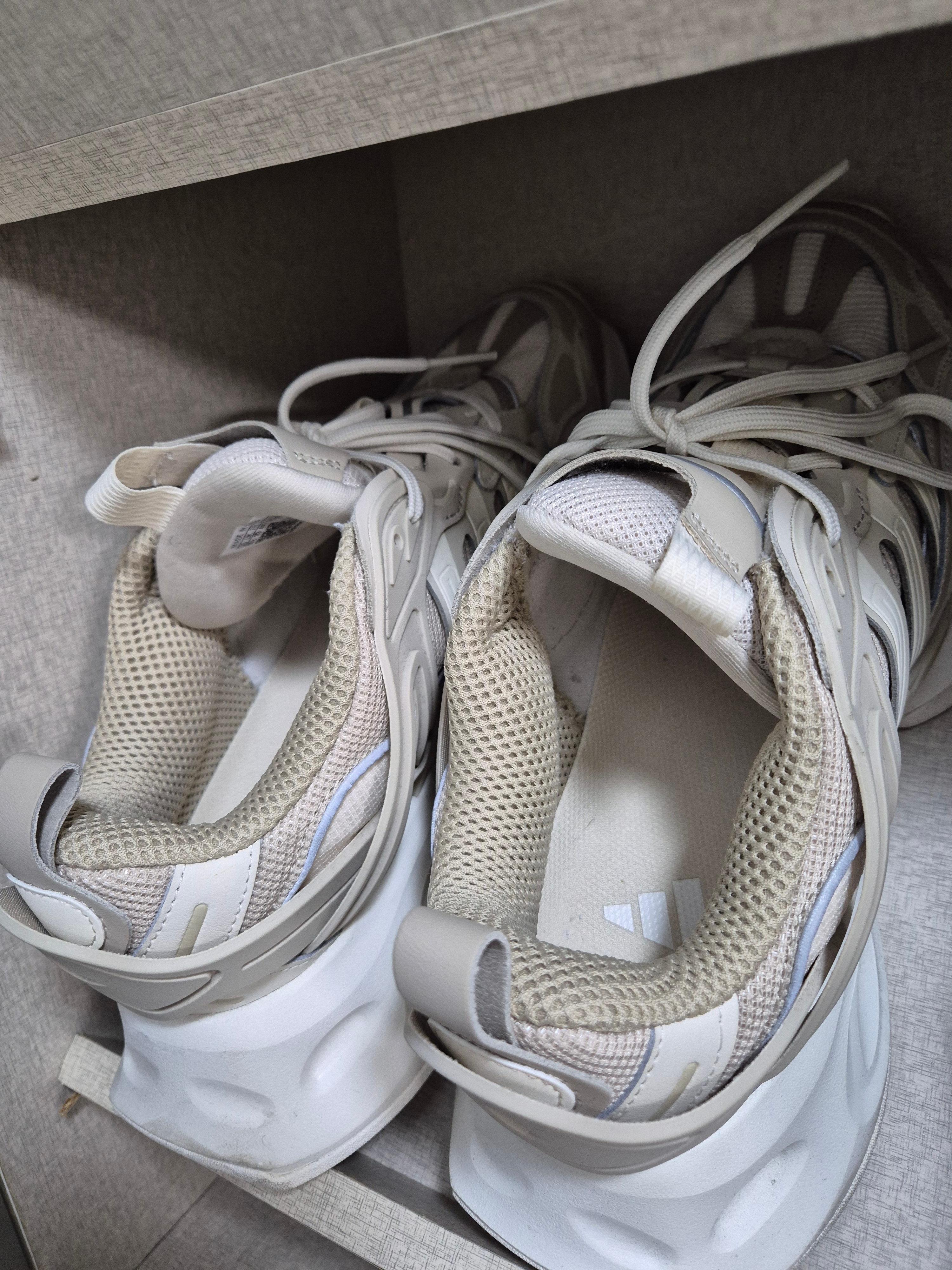 Adidas Vento XLG Deluxe Wonder Beige Bliss 착용 스타일