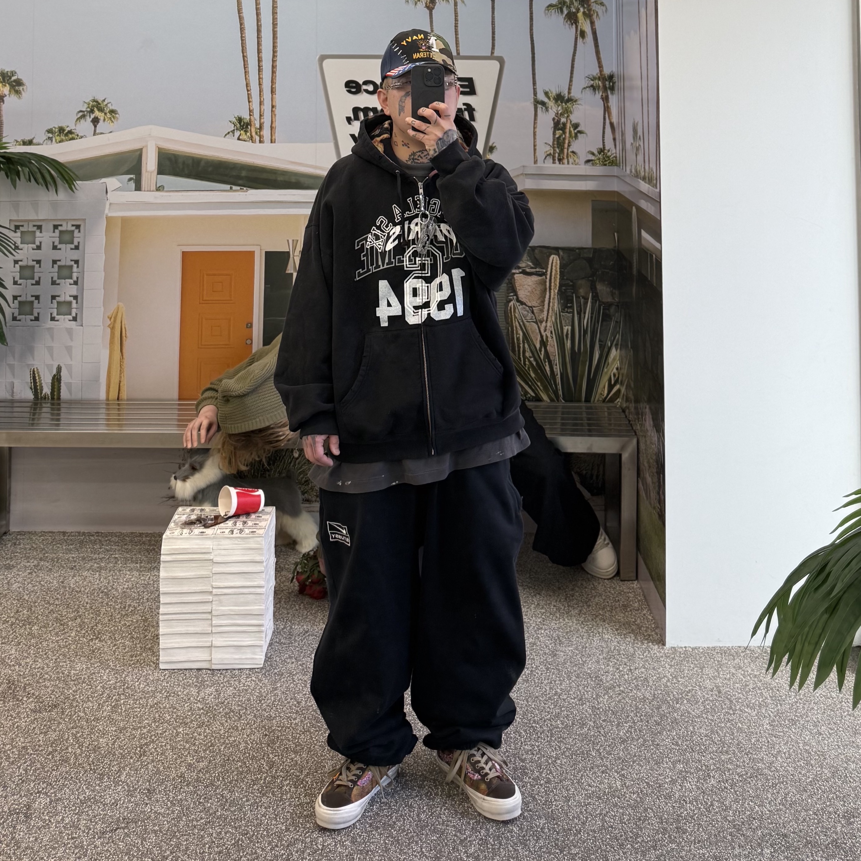 Vans Premium Old Skool 36 LX Souvenir Warm Brown, Supreme x MM6 Maison Margiela Zip Up Hooded Sweatshirt Black - 24SS 착용 스타일 - 1