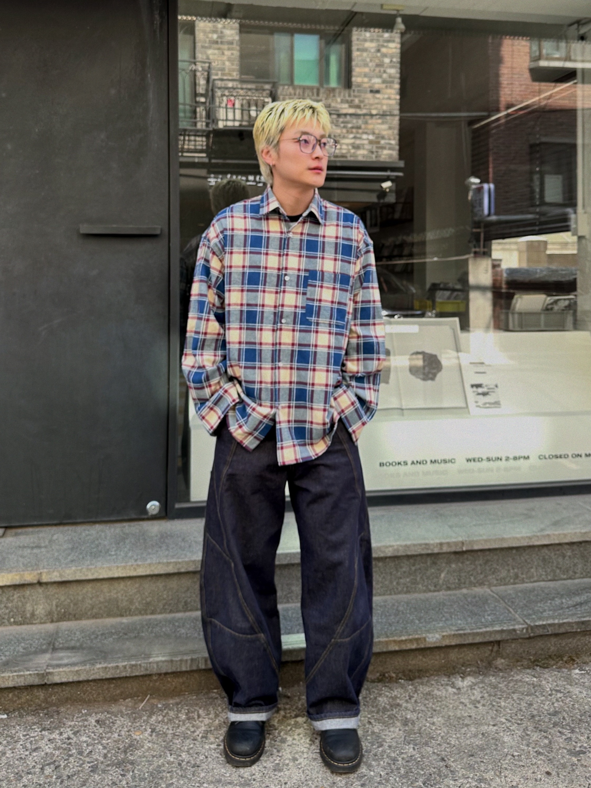 QT8 GARMENTS Rustic Core Flannel Check Shirt Blue 착용 스타일 - 2