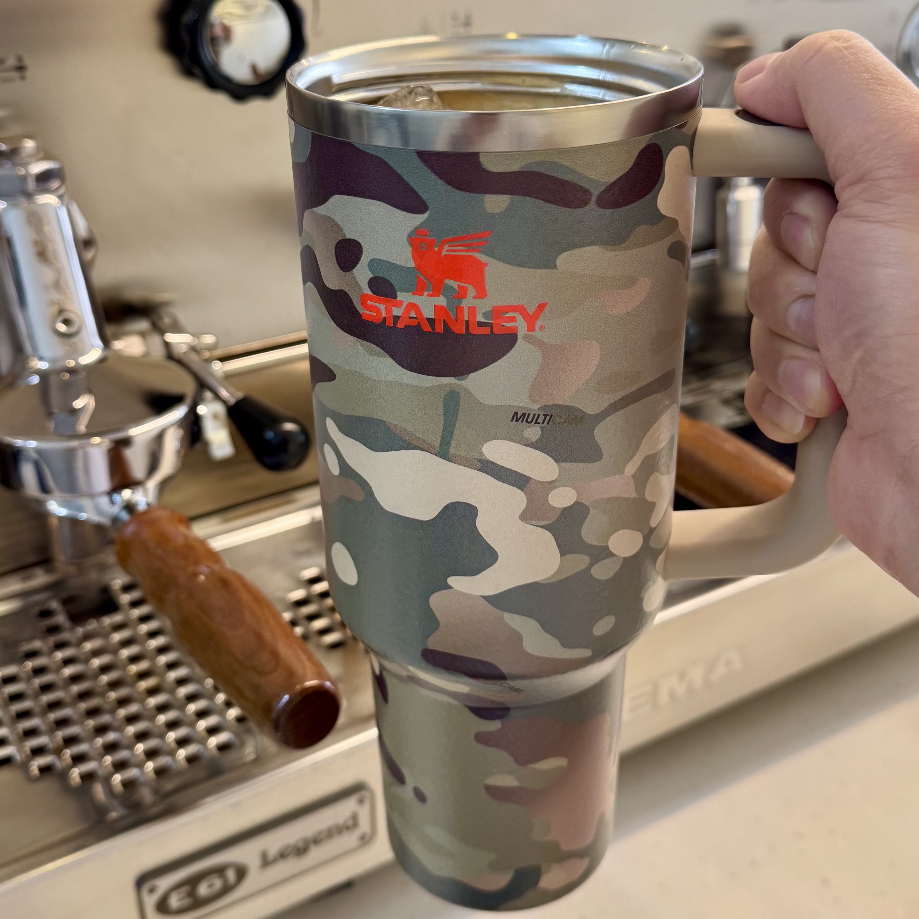 Stanley x The Post Malone Quencher H2.0 Flowstate Tumbler 1.18L Multicam 착용 스타일 - 1