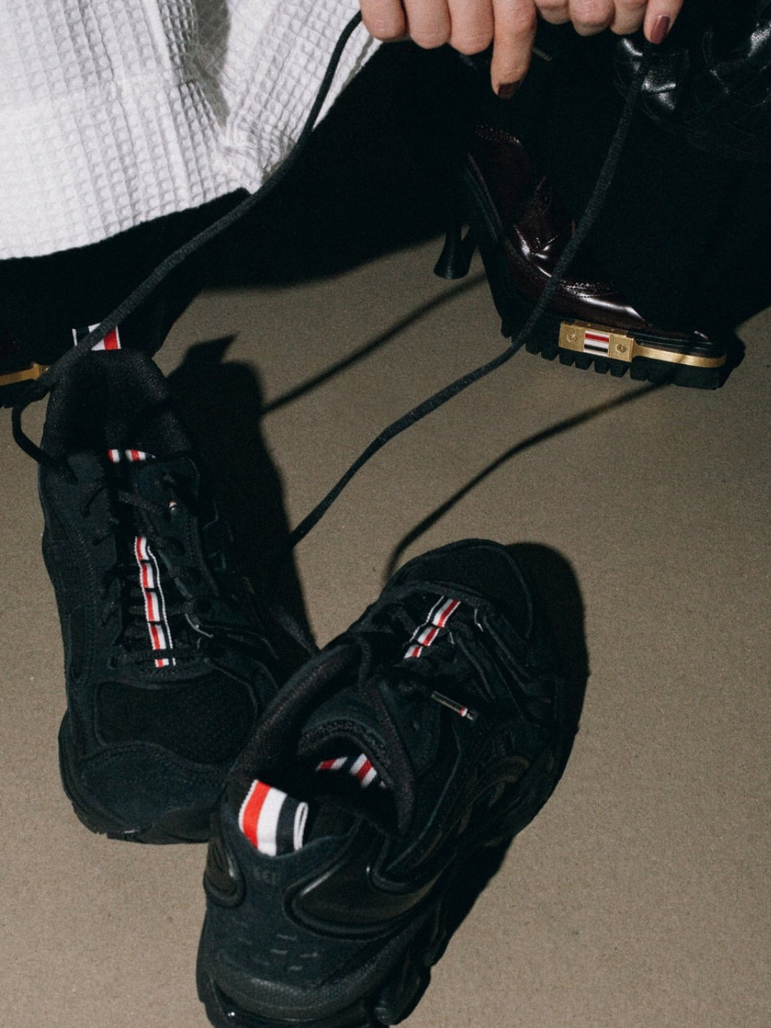 Asics x Thom Browne Gel-Kayano 14 Grey, Asics x Thom Browne Gel-Kayano 14 White 착용 스타일 - 3