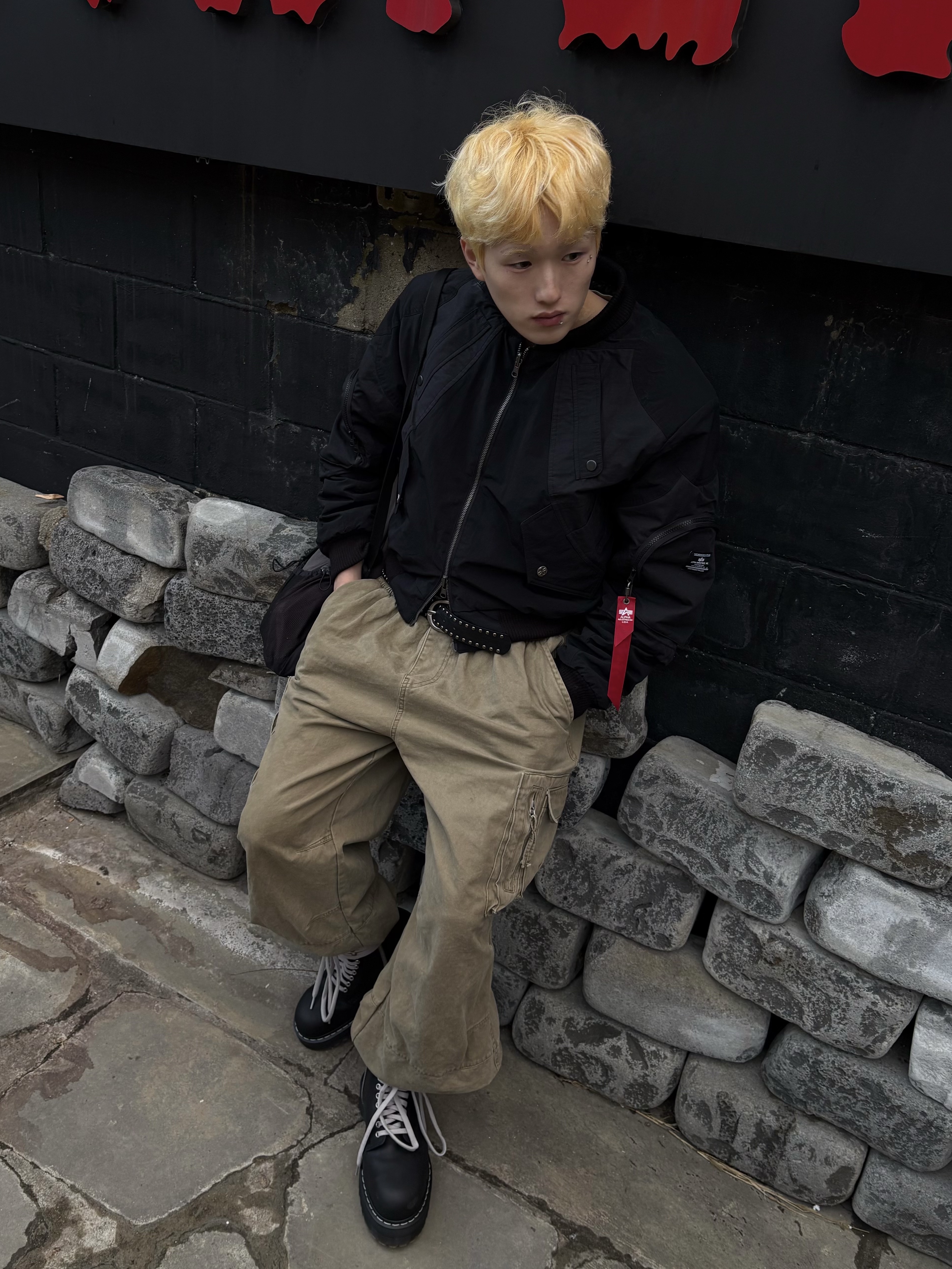 Dr. Martens x Rick Owens Quad Sole Steel Toe Boots Black 착용 스타일 - 1