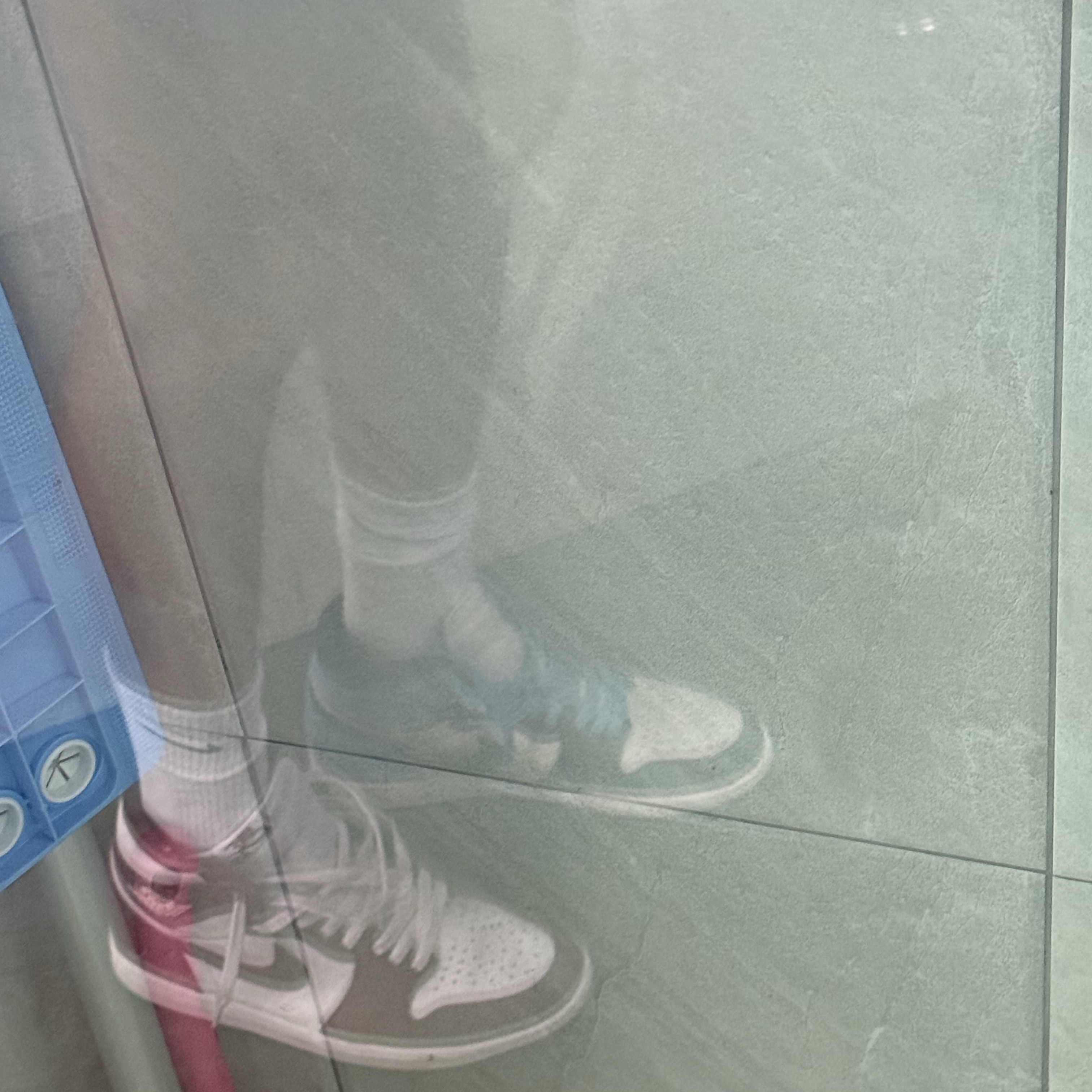 Jordan 1 Retro High Obsidian UNC, Jordan 1 Retro High OG Artisanal Red 착용 스타일