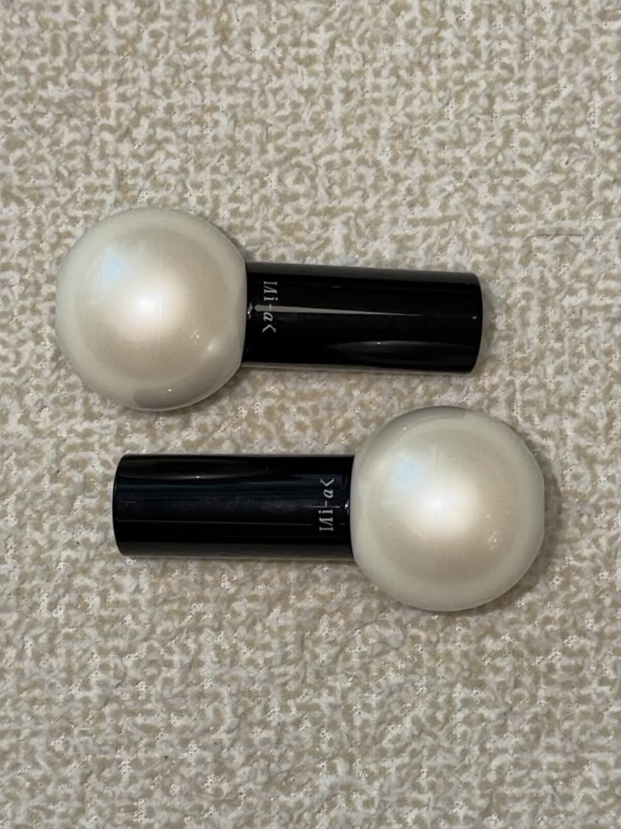 MIHAK OUD NOIR Perfume Stick 3.6G, MIHAK VINYL WOOD Perfume Stick 3.6g 착용 스타일 - 2