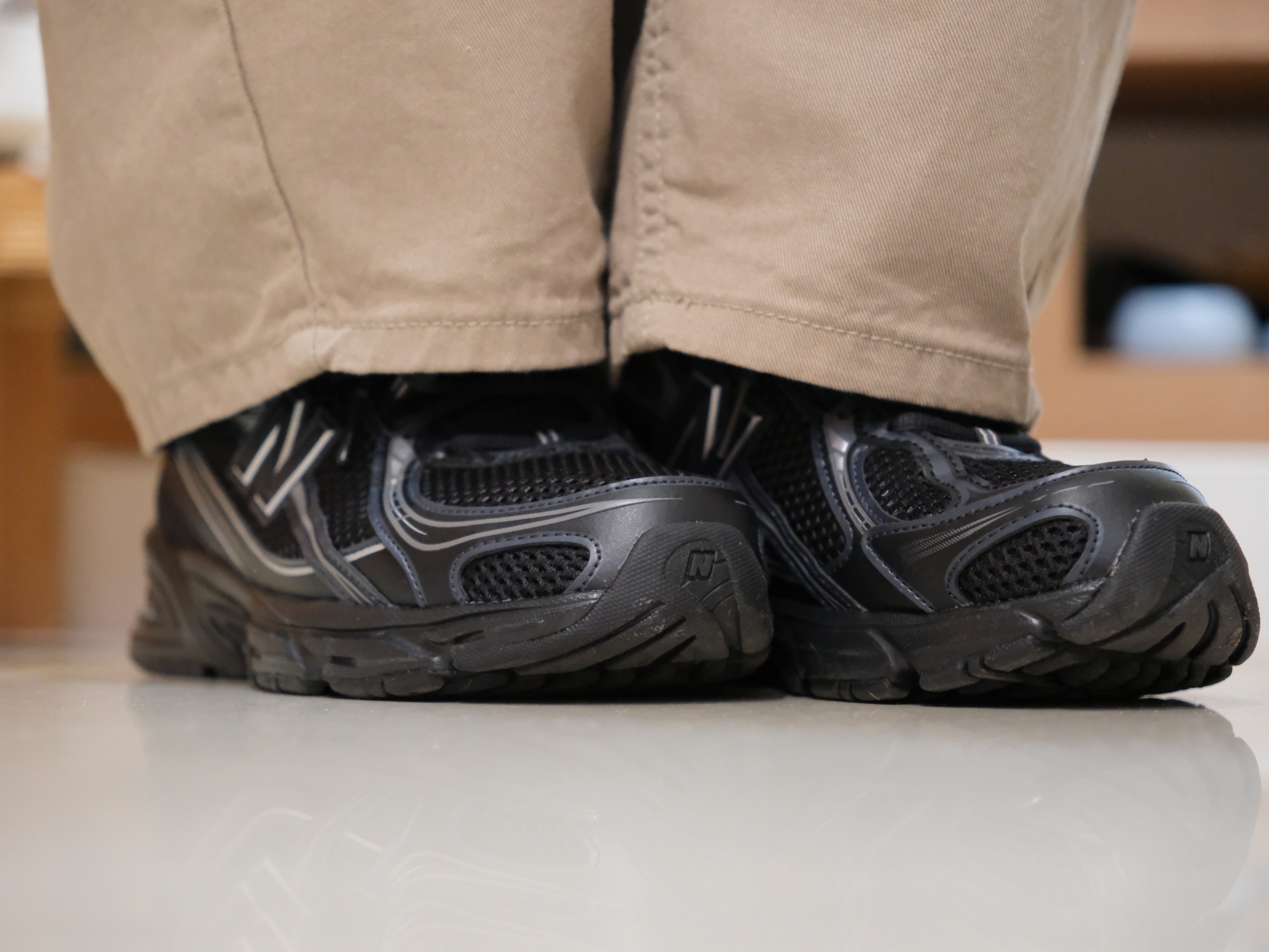 New Balance 740v2 Black Silver Metallic 착용 스타일 - 2
