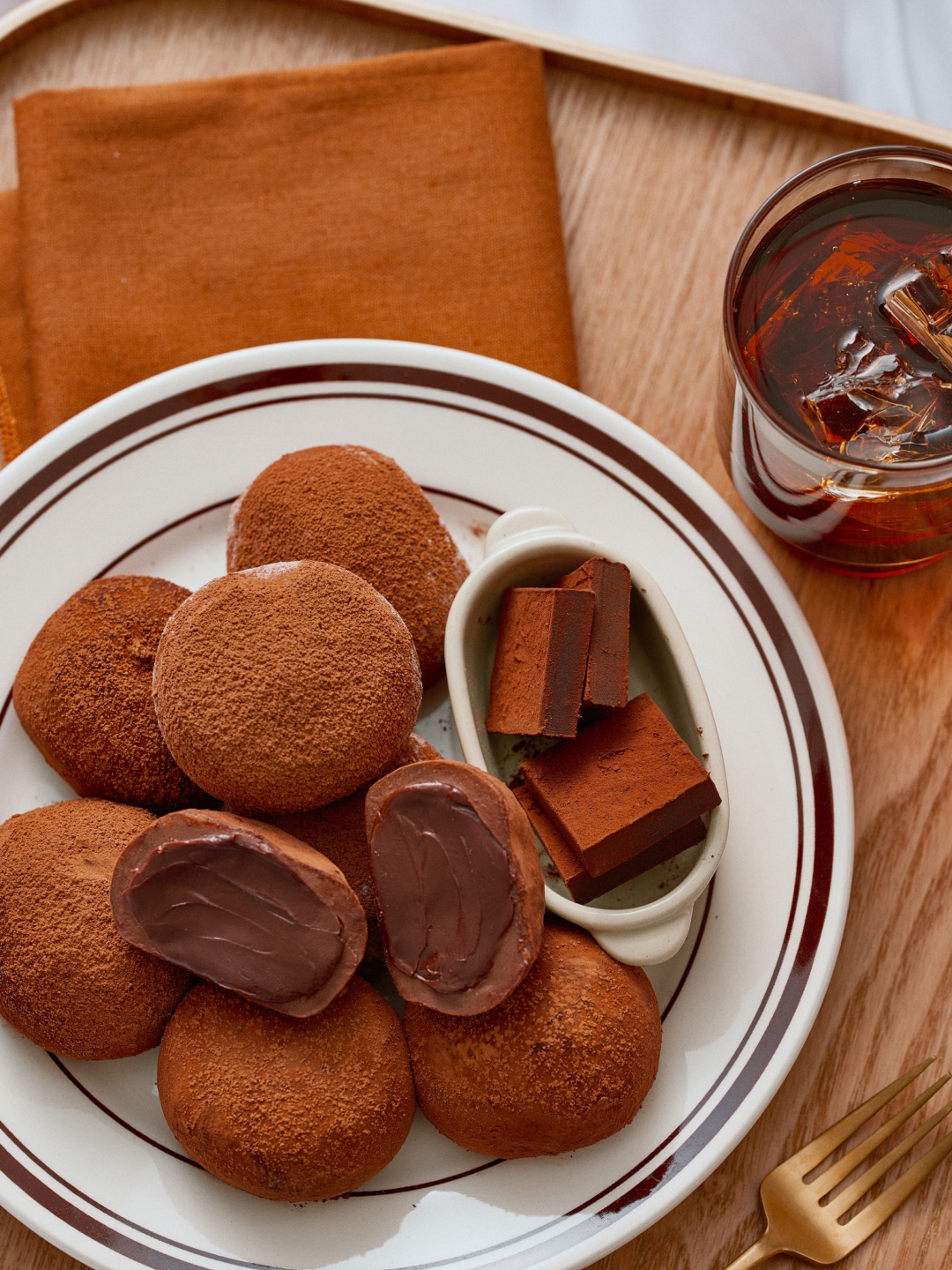 THE BAREUN TTEOK Double Chocolate Fudge Cream Tteok (60g *6EA) 1Box, THE BAREUN TTEOK Strawberry Cream Tteok (60g *6EA) 1Box 착용 스타일 - 5
