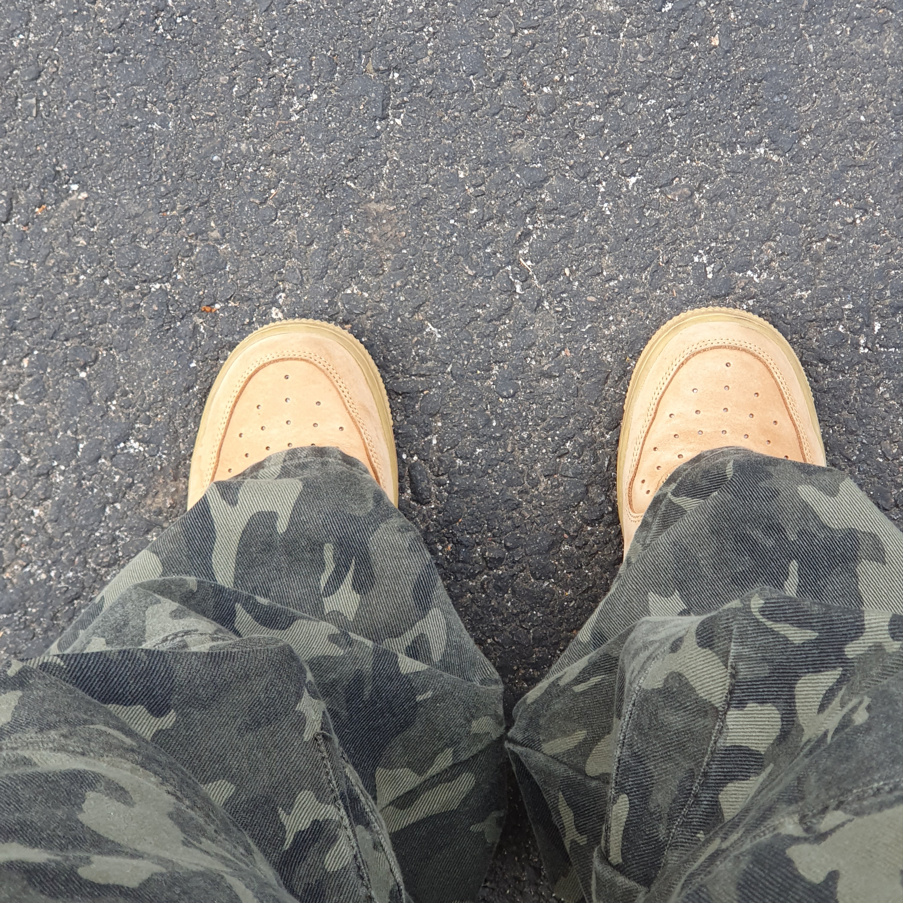 Nike Air Force 1 '07 WB Flax 착용 스타일