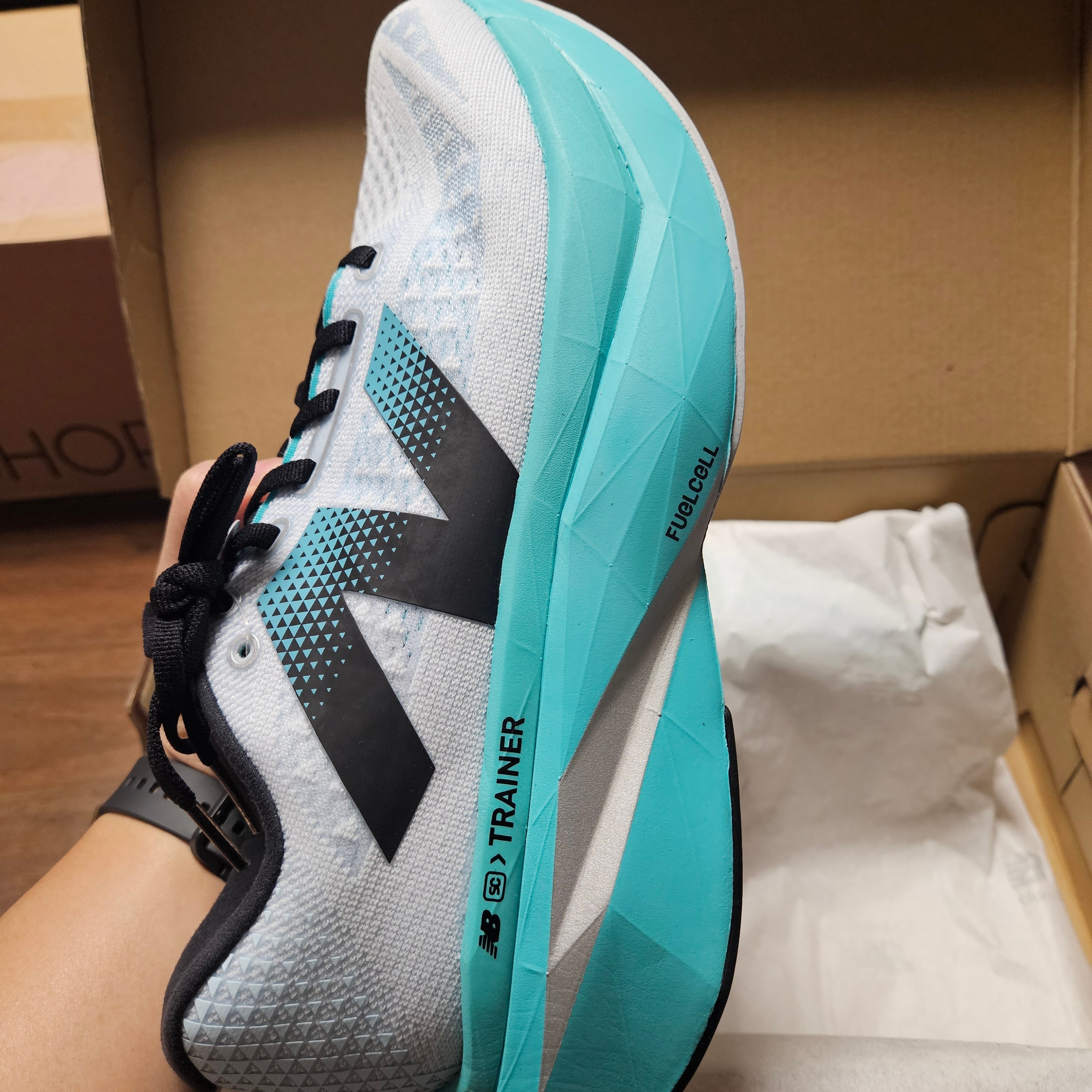 New Balance FuelCell Supercomp Trainer v3 White Cyber Jade - 2E Wide 착용 스타일