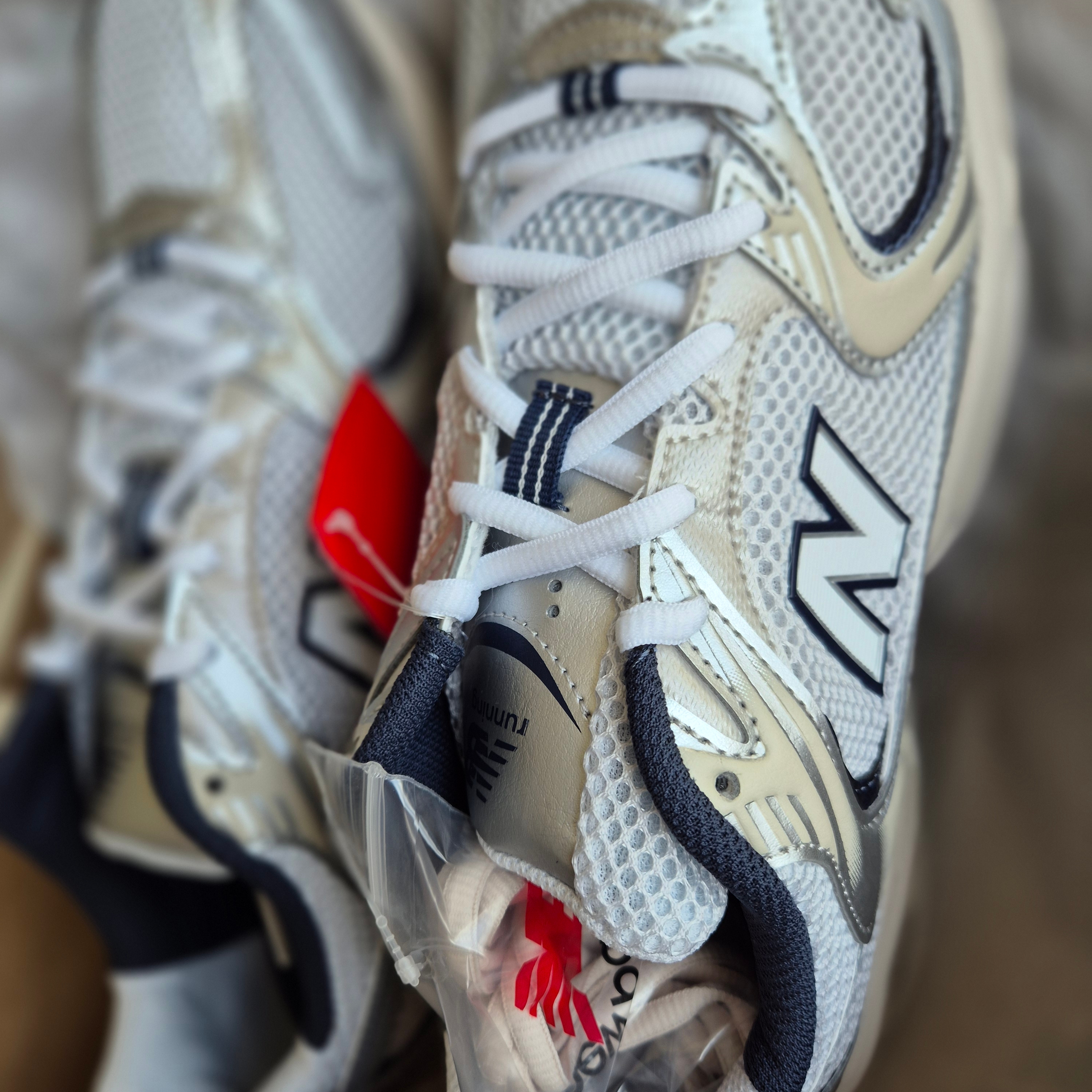 New Balance 530 Steel Grey 착용 스타일 - 2