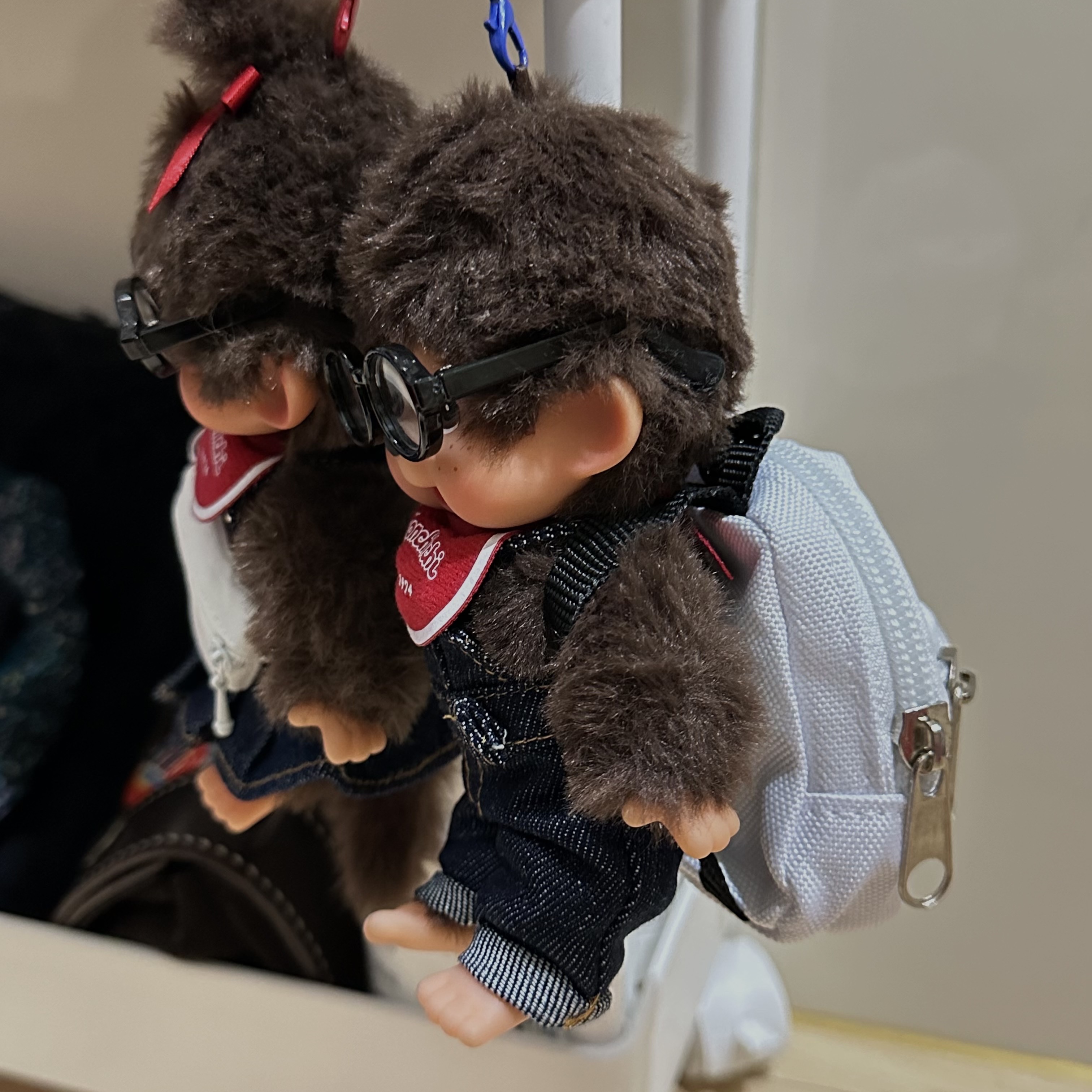 Monchhichi SS Girl Key Chain Brown 착용 스타일 - 4