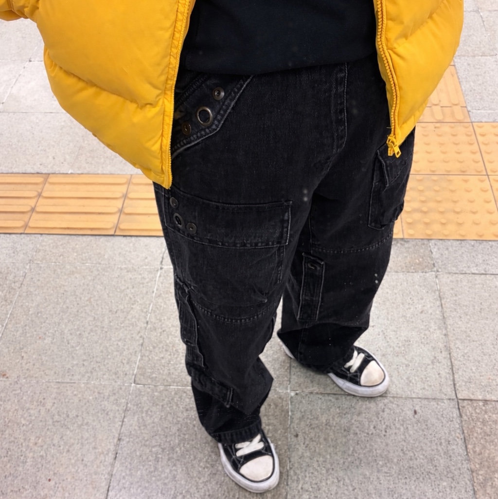 Maison Mihara Yasuhiro Peterson OG Sole Canvas Low Sneakers Black, Supreme x Y's by Yohji Yamamoto Denim Utility Pants Washed Black - 25FW 착용 스타일