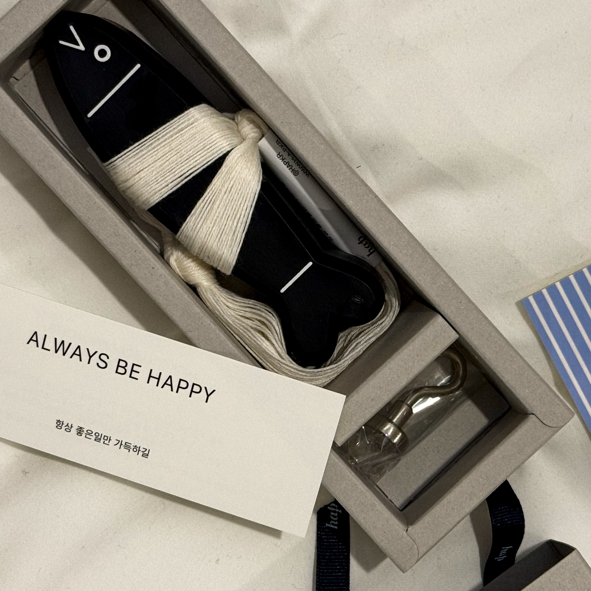 [KREAM 단독] HAP Luck pollack ornaments black 착용 스타일 - 3
