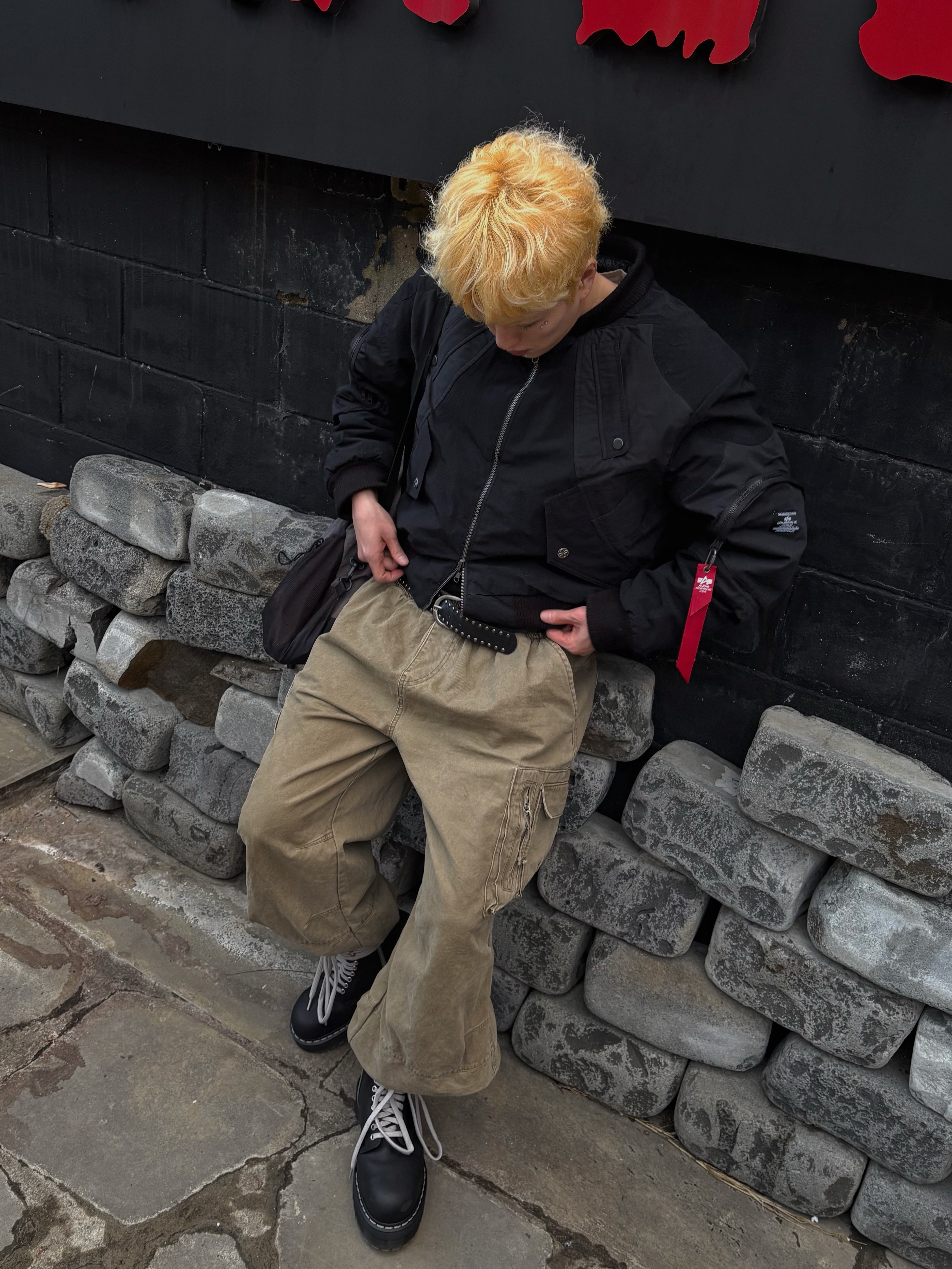 Dr. Martens x Rick Owens Quad Sole Steel Toe Boots Black 착용 스타일 - 2