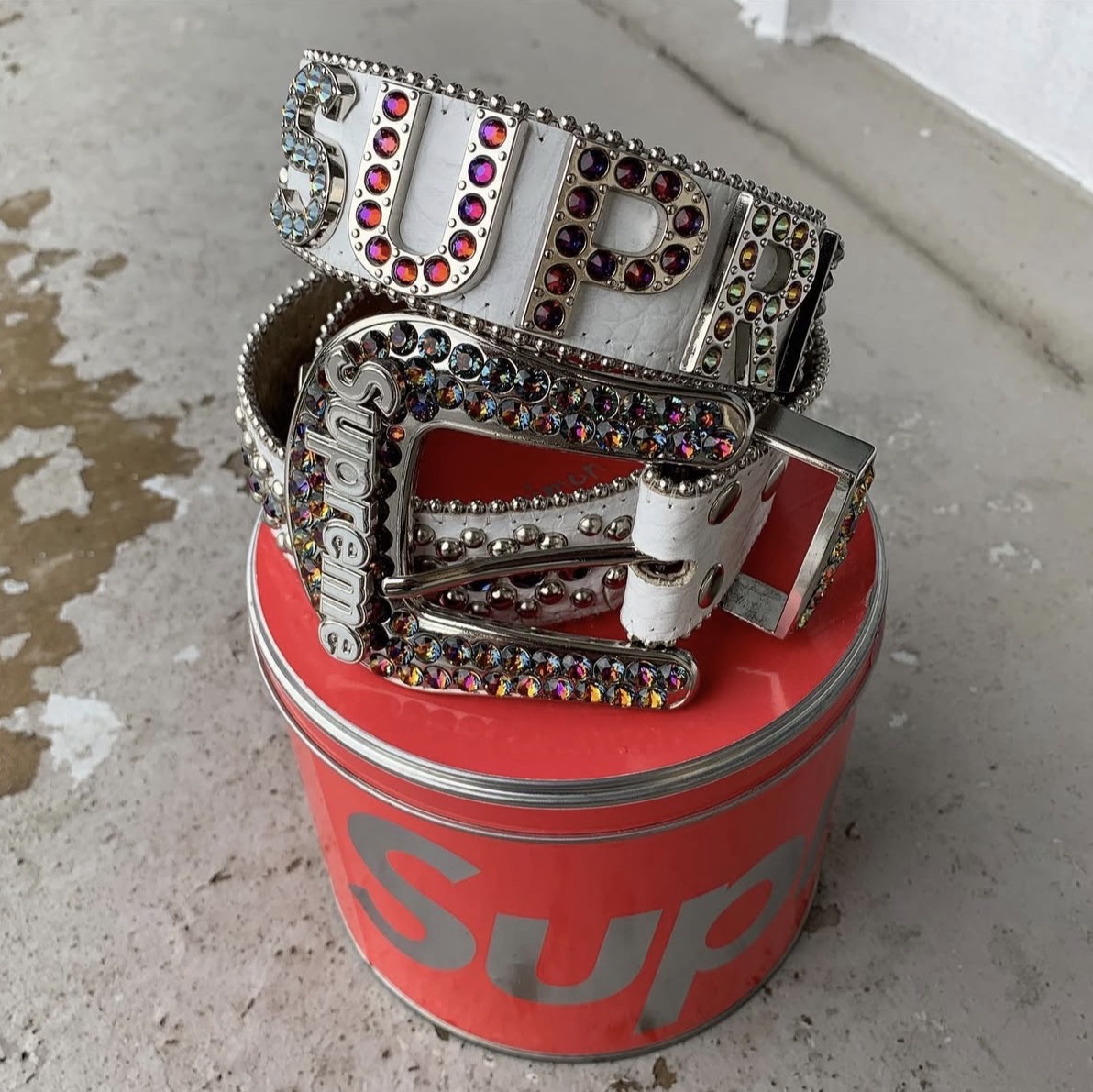 Supreme x B.B. Simon Bandana Belt White - 26SS 착용 스타일