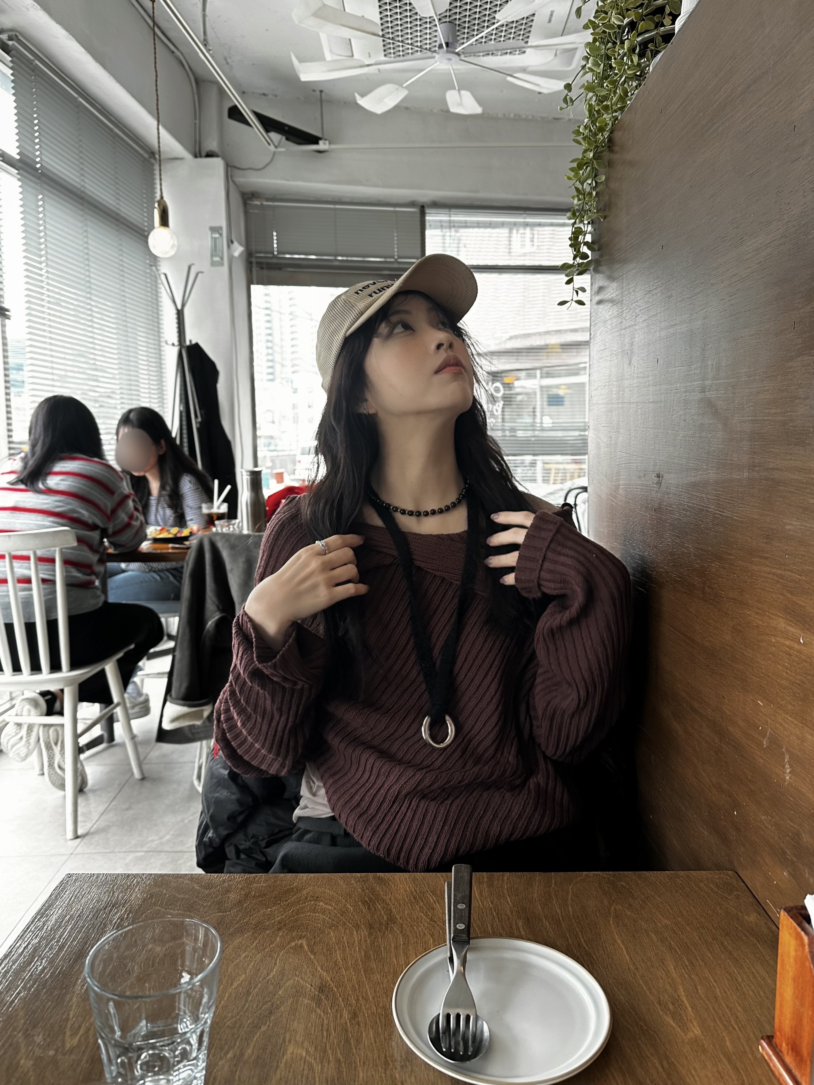 [KREAM 단독] runwhither Mesh Cap Beige 착용 스타일 - 6
