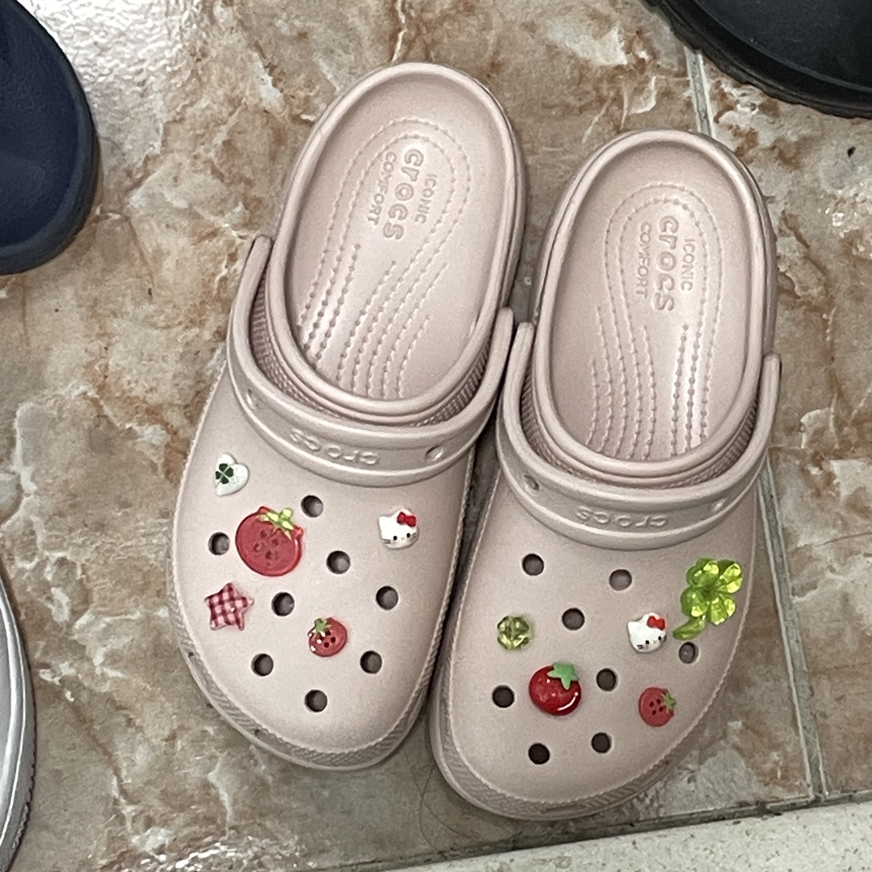 (W) Crocs Classic Platform Clog Quartz 착용 스타일