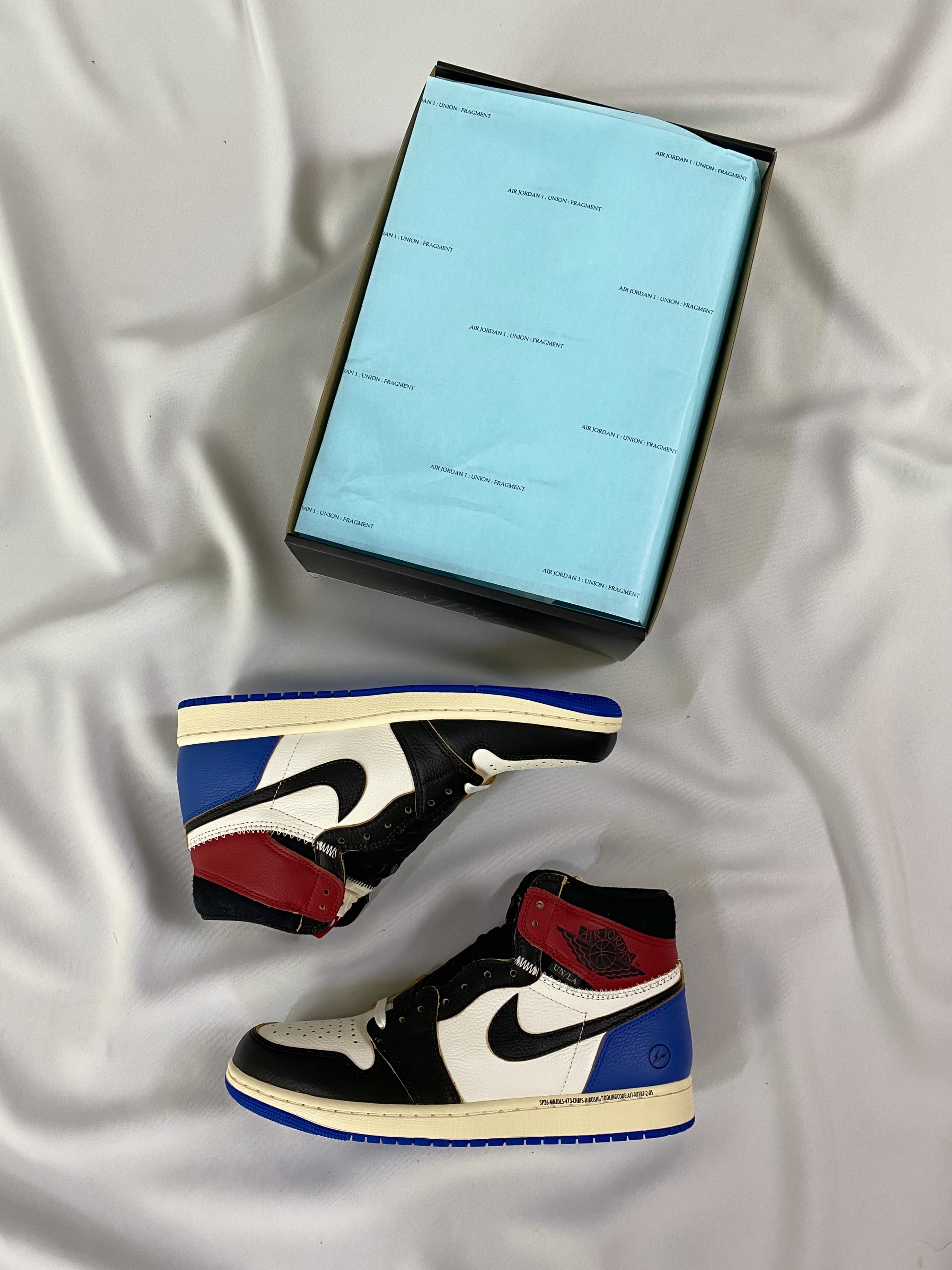Jordan 1 x Fragment x Union LA Black and Varsity Red 착용 스타일