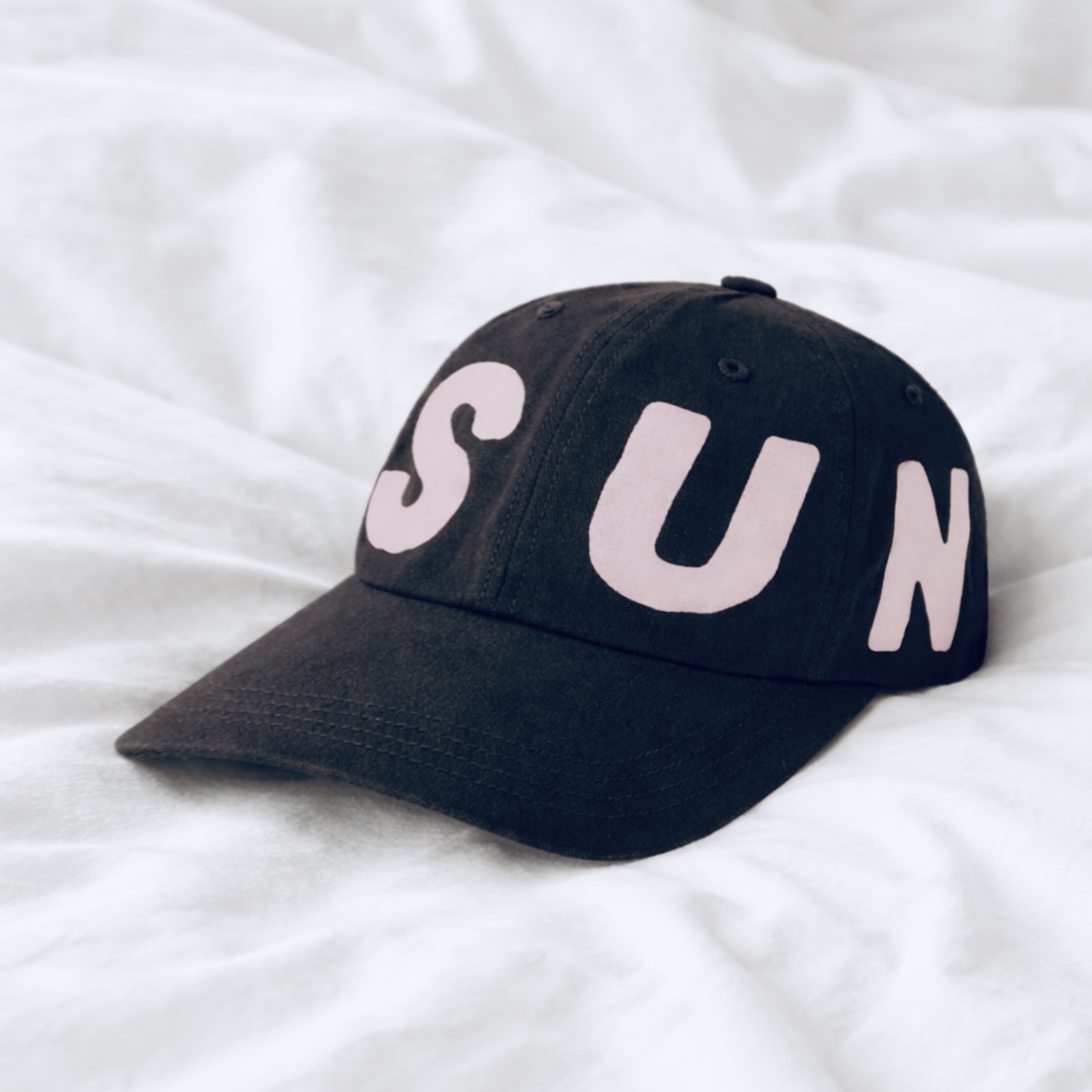 [더블적립] sunlovetour Capital Cap Dark Brown 착용 스타일