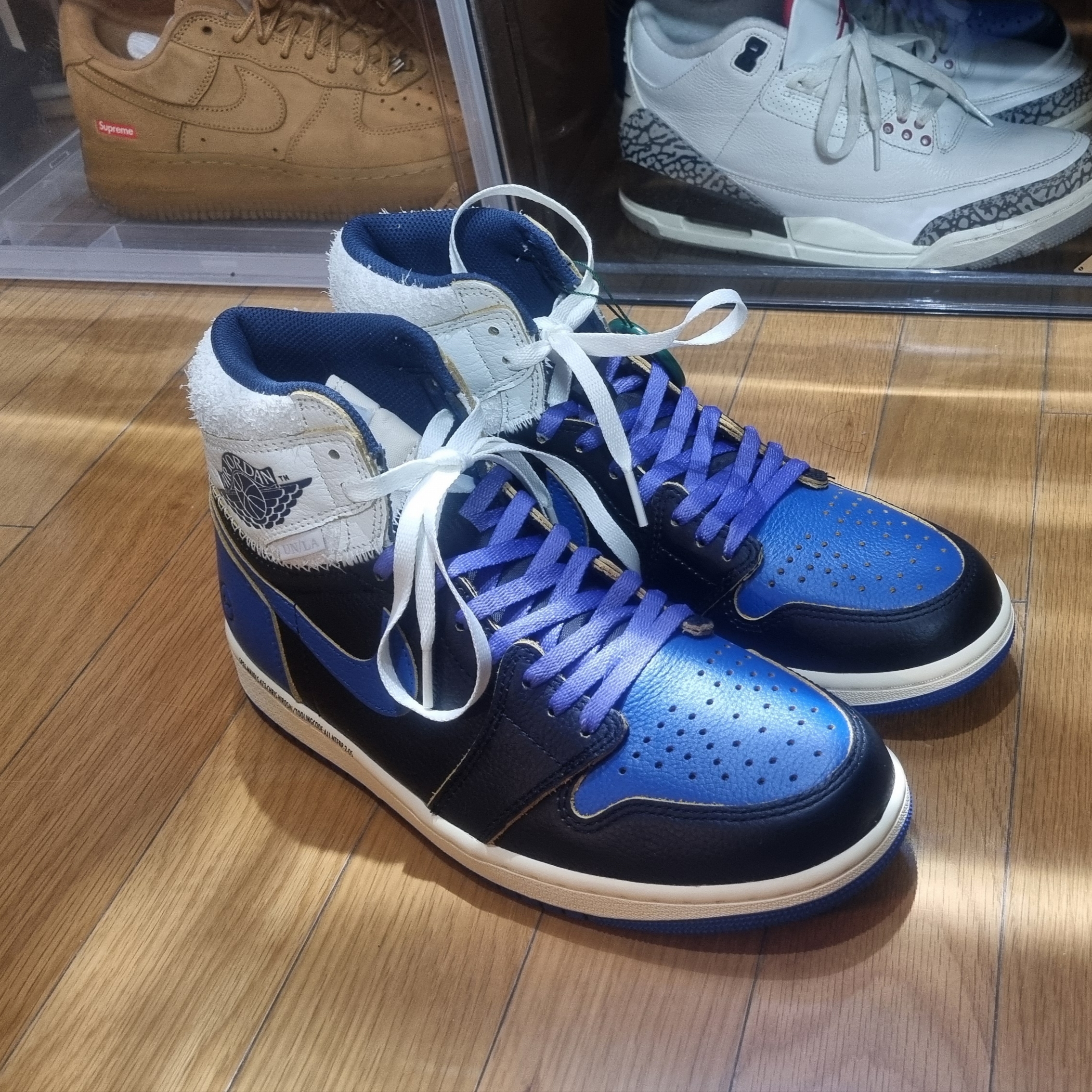 Jordan 1 x Fragment x Union LA Black and Varsity Red, Jordan 1 x Fragment x Union LA Retro High OG SP Black Navy μ°©μ© μ€νμΌ - 2