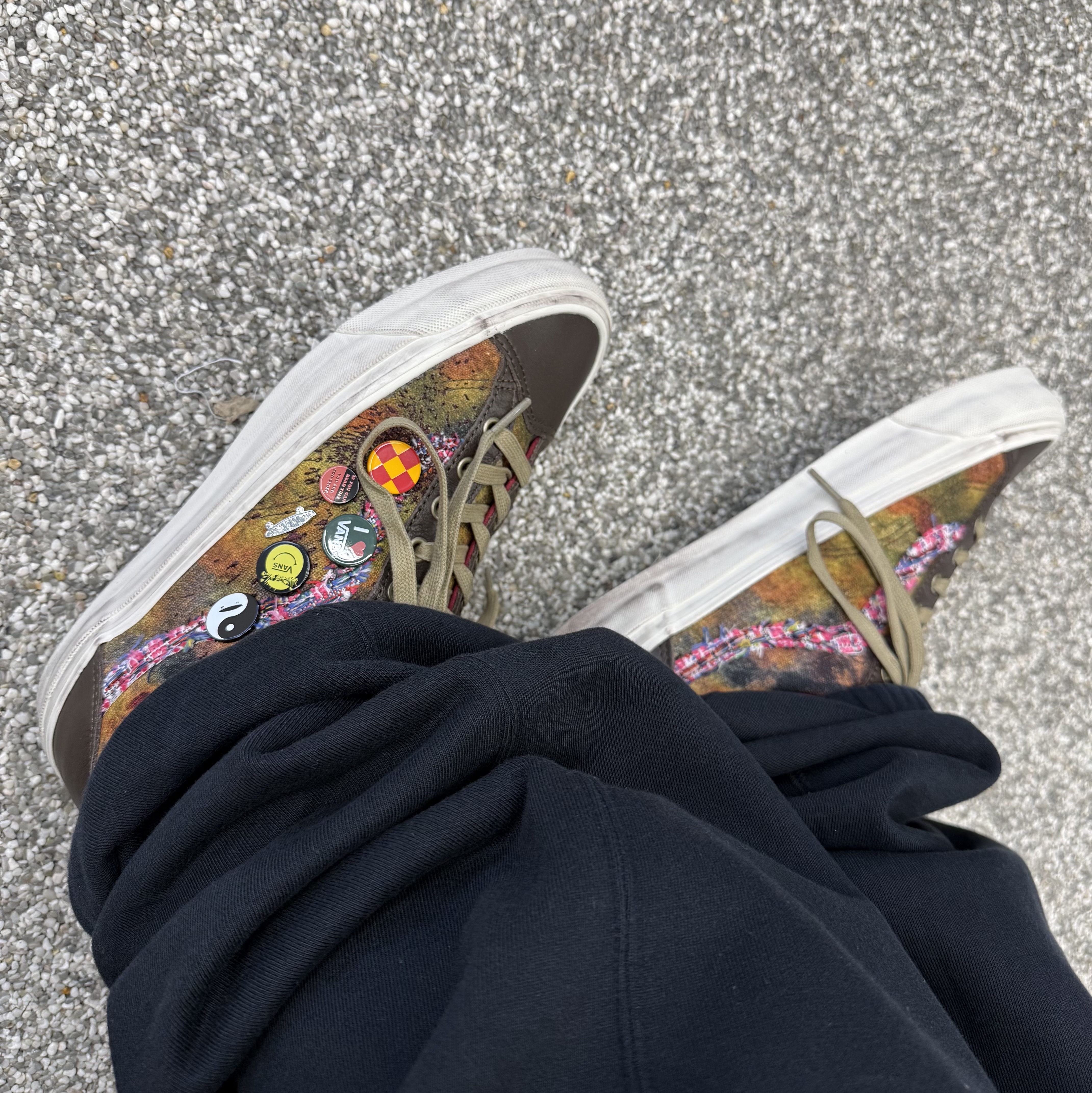 Vans Premium Old Skool 36 LX Souvenir Warm Brown, Supreme x MM6 Maison Margiela Zip Up Hooded Sweatshirt Black - 24SS 착용 스타일 - 5