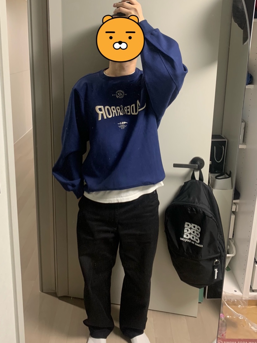 Ader Error Verif Logo Sweatshirt Navy 착용 스타일