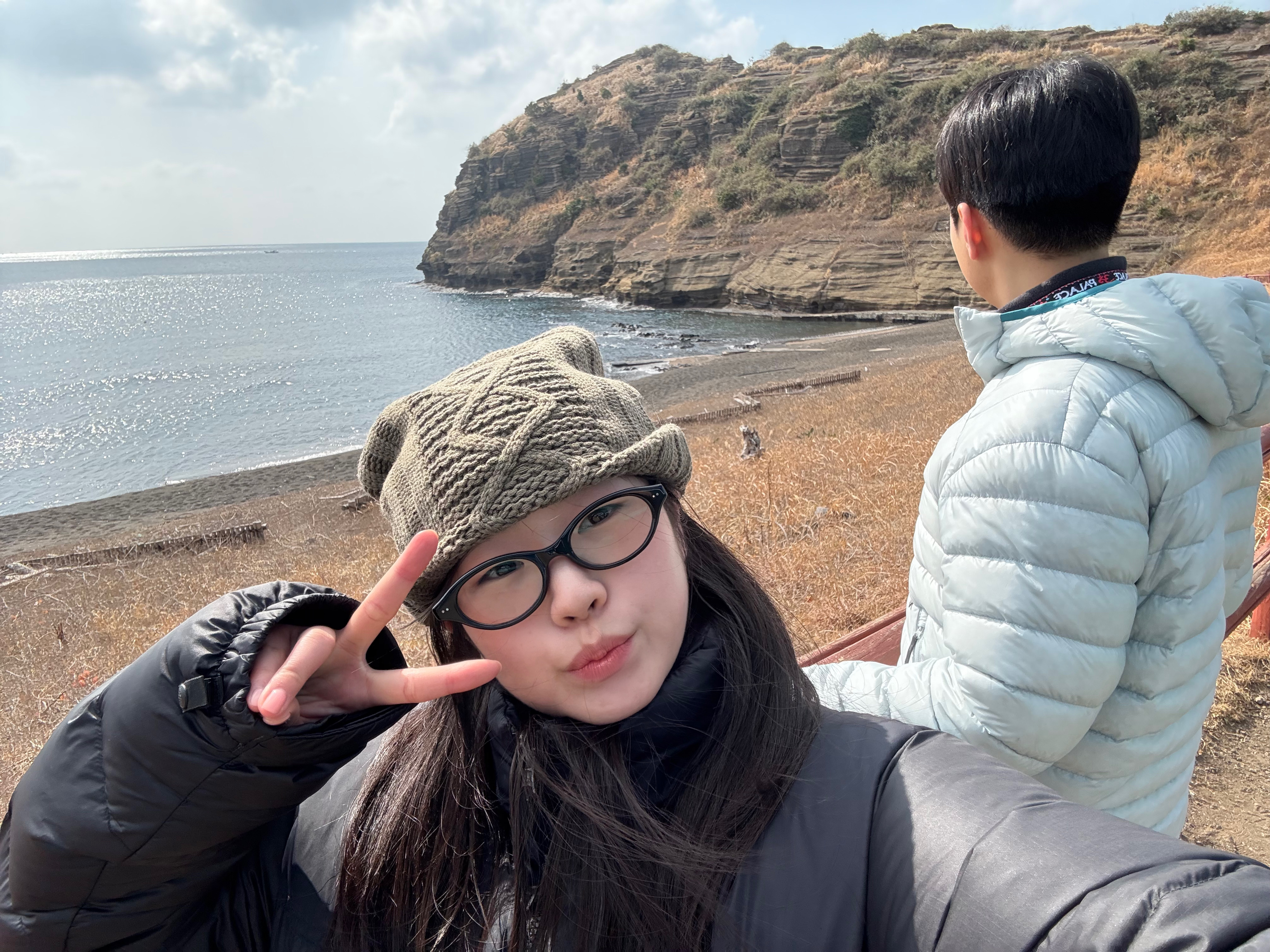 Hatchingroom Jacquard Big Beanie Khaki, Gentle Monster x Maison Margiela MM111 Black Clear 착용 스타일