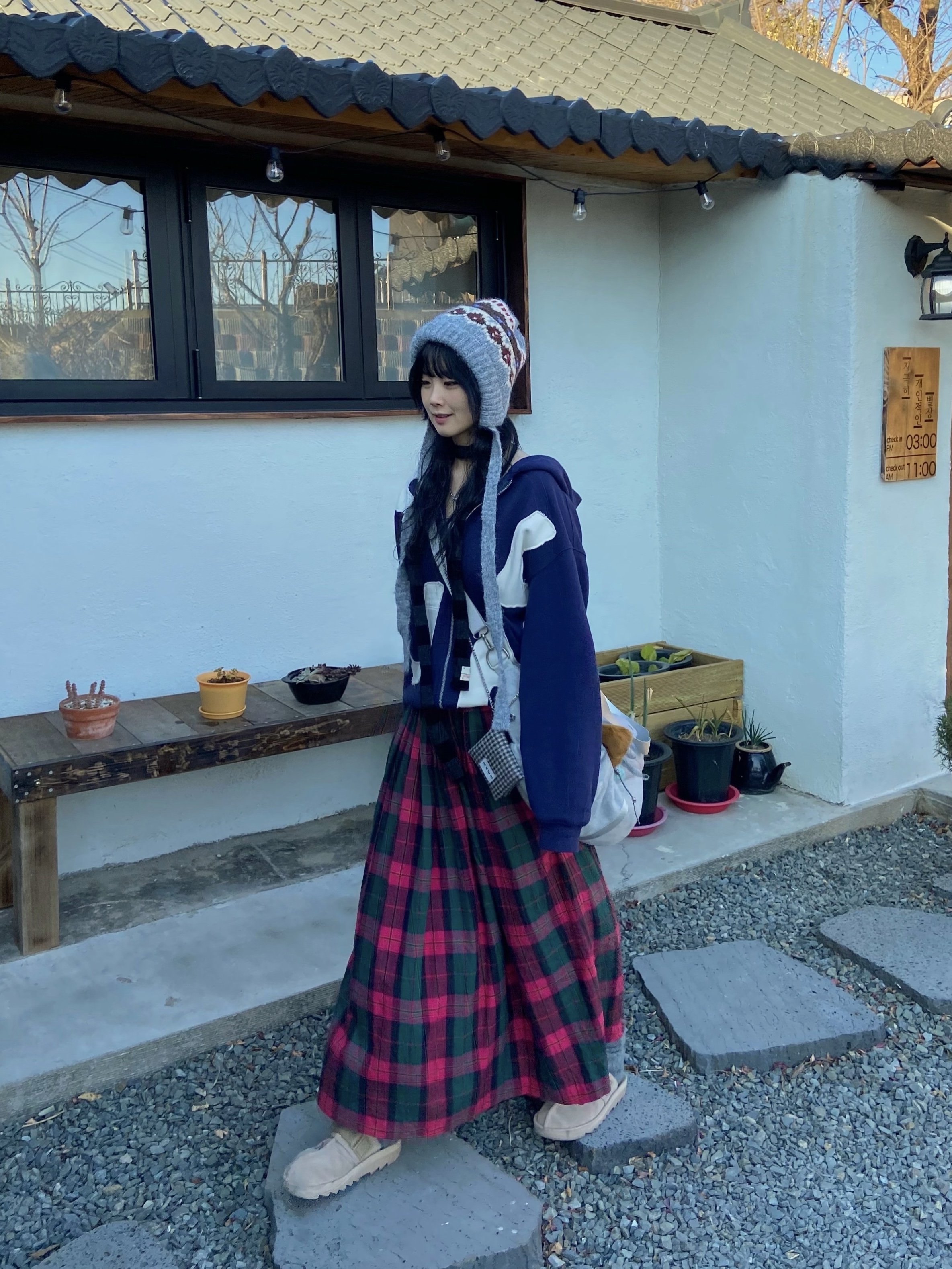 [더블적립] sunlovetour Capital Zip Up Hoodie Navy, Reebok x Needles Beatnik Beige 착용 스타일