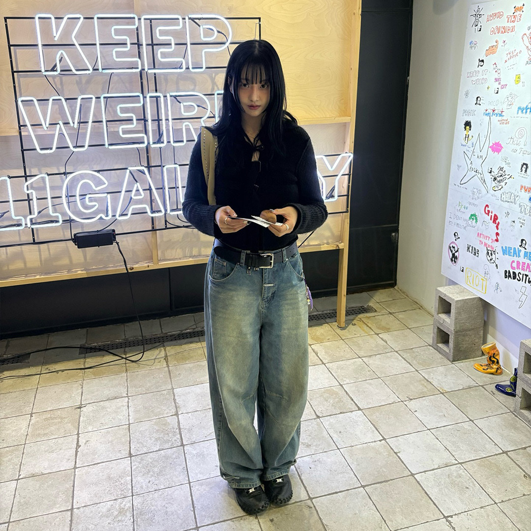 Thevinylhouse Basic Wide Denim Pants Blue, Nike x Jacquemus J Force 1 Low LX SP Black 착용 스타일