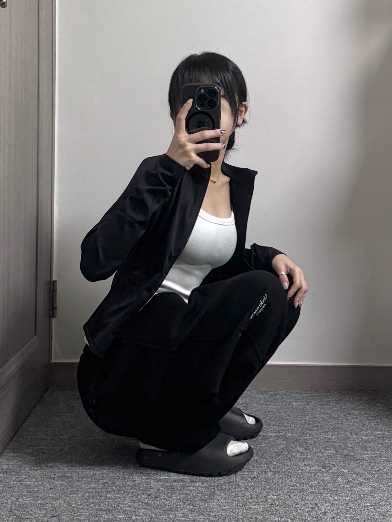 Undermycar Mu.03 Anti Fxxking Logo Play Oversized Sweat Jogger Black, Adidas Yeezy Slide Onyx 착용 스타일 - 3