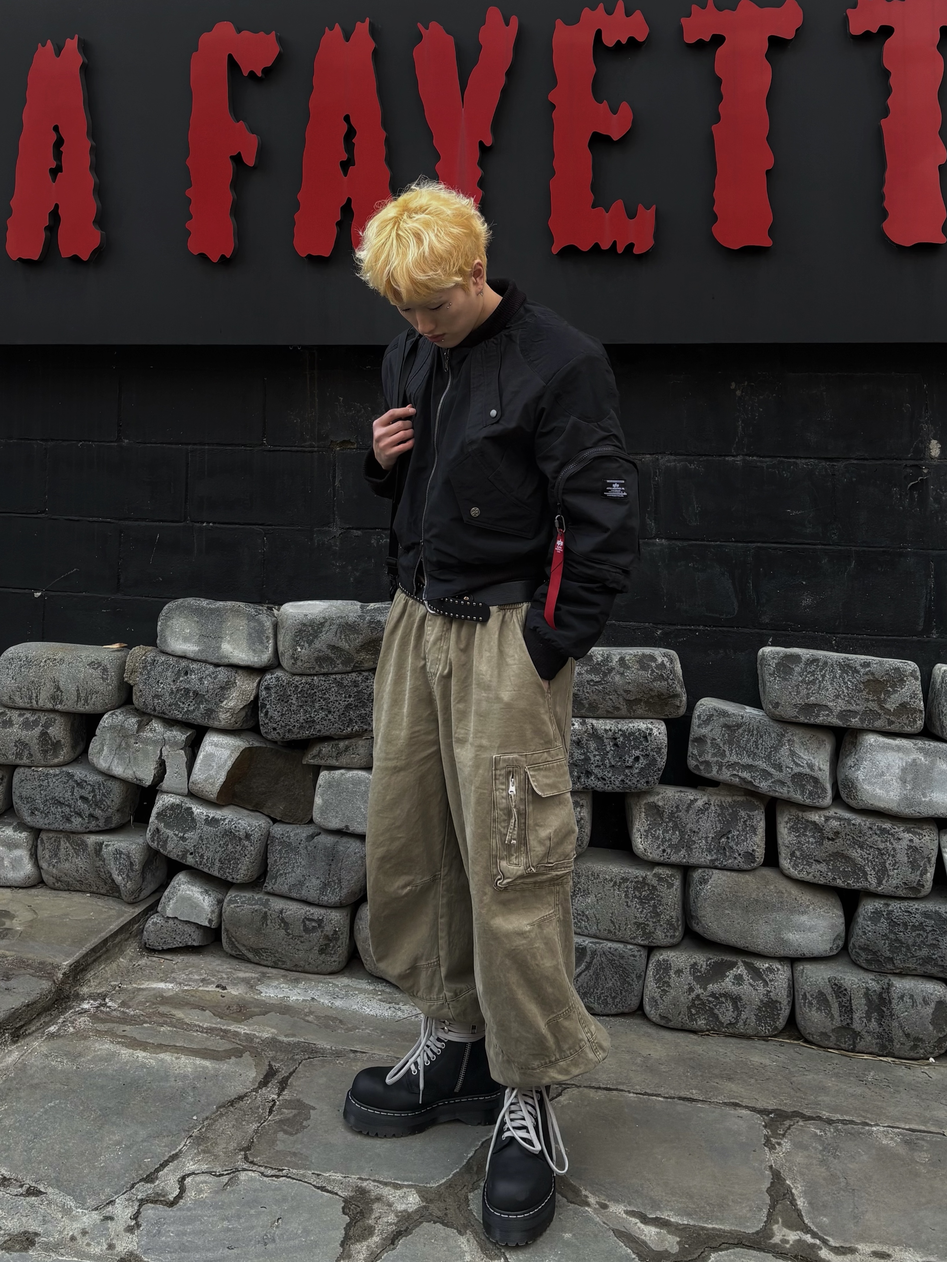 Dr. Martens x Rick Owens Quad Sole Steel Toe Boots Black 착용 스타일 - 5