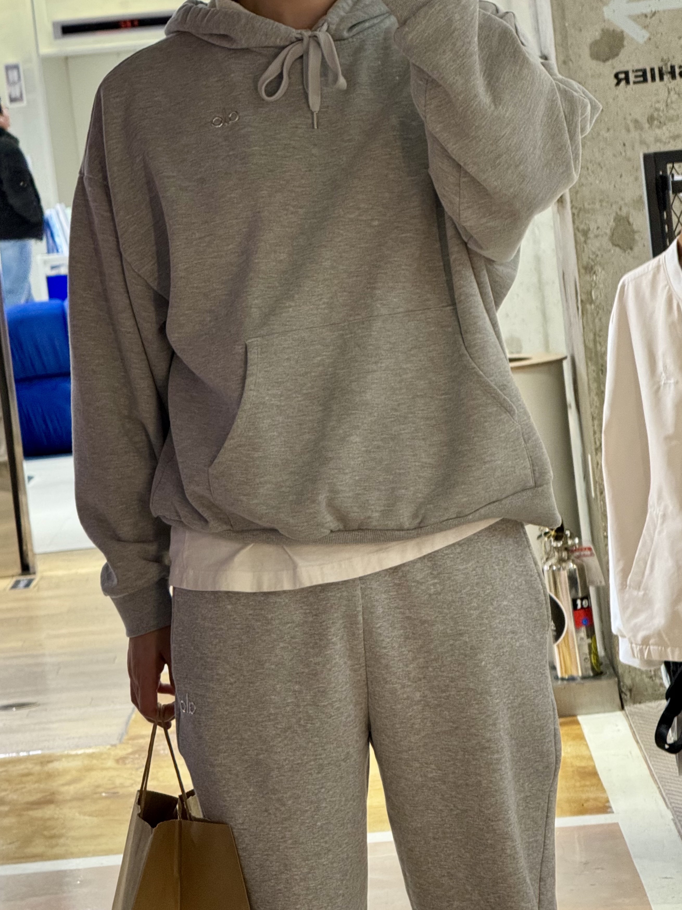 (W) Alo Yoga Accolade Hoodie Athletic Heather Grey, (W) Alo Yoga Accolade Straight Leg Sweatpants Athletic Heather Grey ์ฐฉ์ฉ ์คํ์ผ - 2